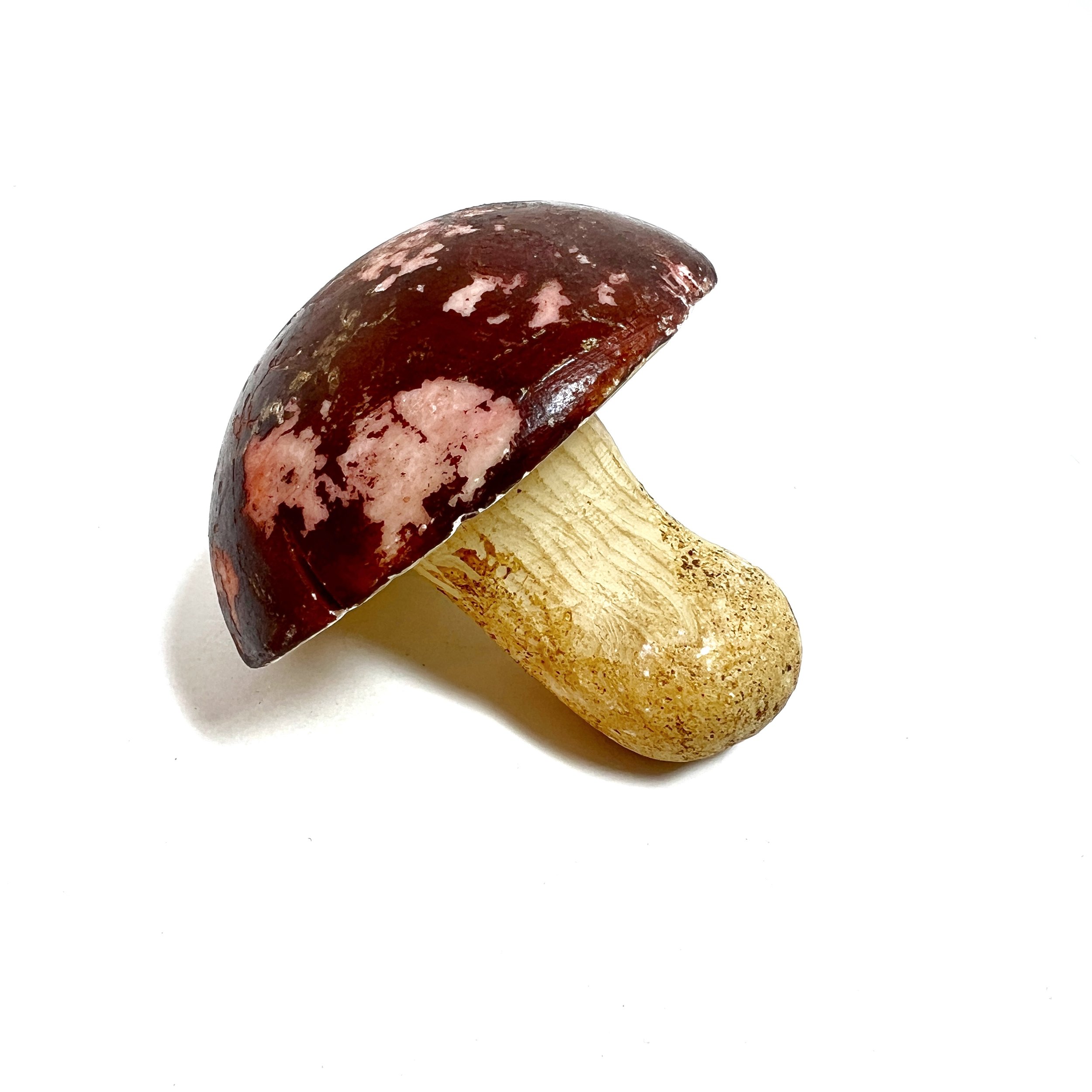 stashestates-alabaster-mushroom-1.jpeg