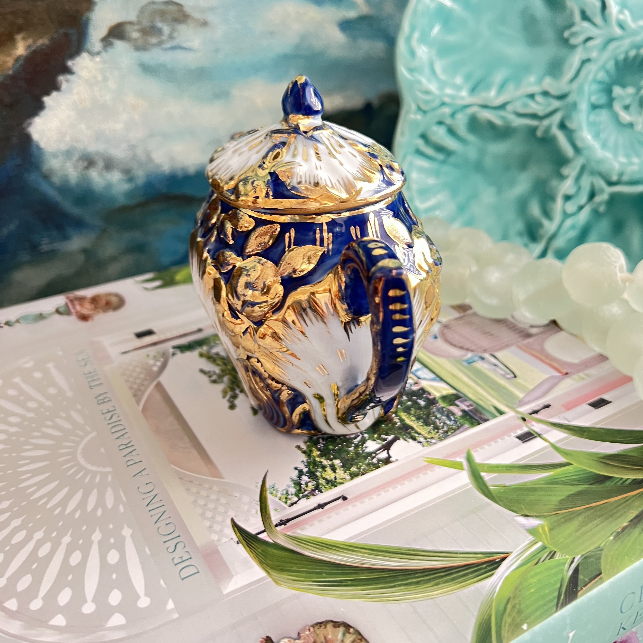 stashestates-blue-teapot-4.jpeg