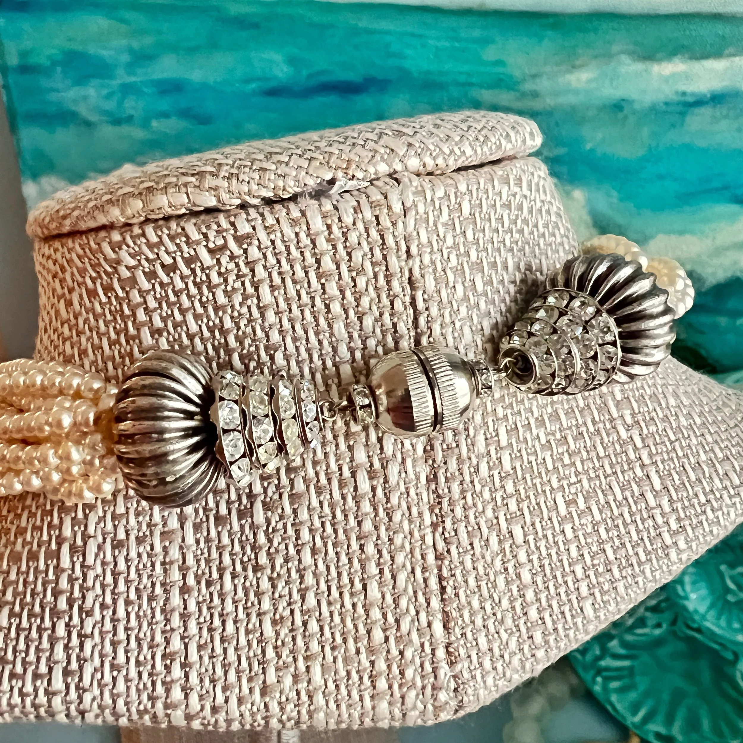 stashestates-pearl-necklace-10.jpeg