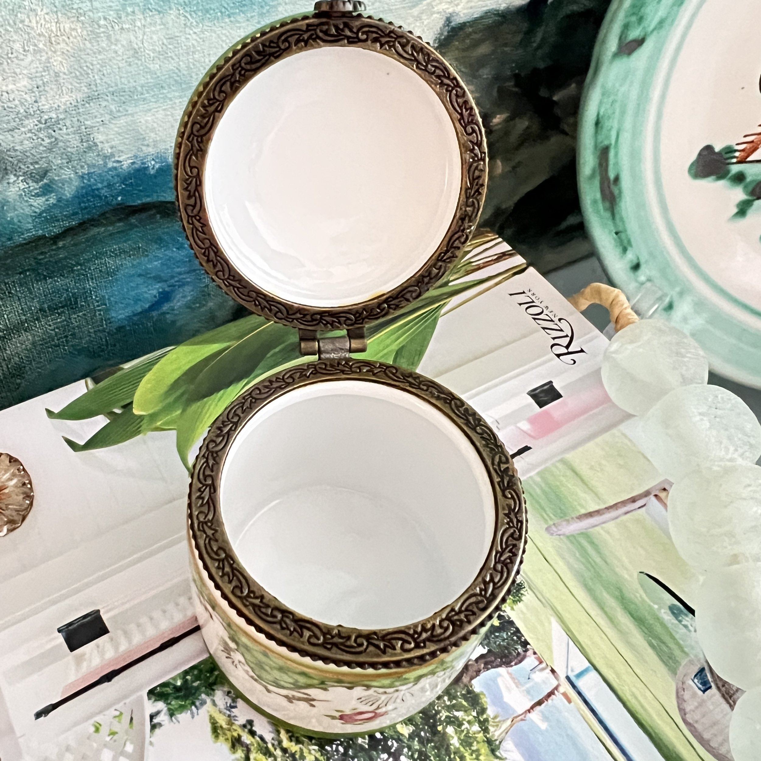 stashestates-porcelain-boxes-9.jpeg