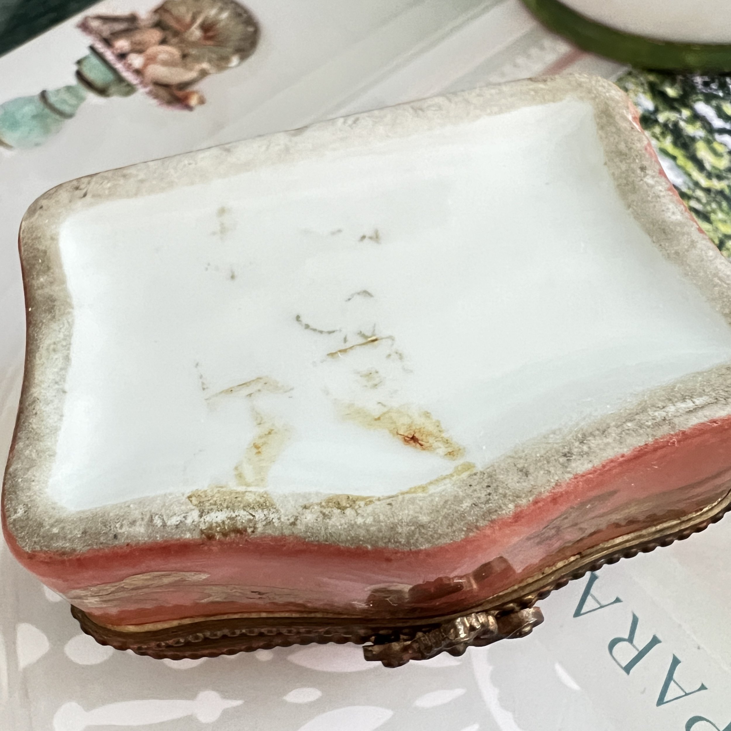 stashestates-porcelain-boxes-7.jpeg