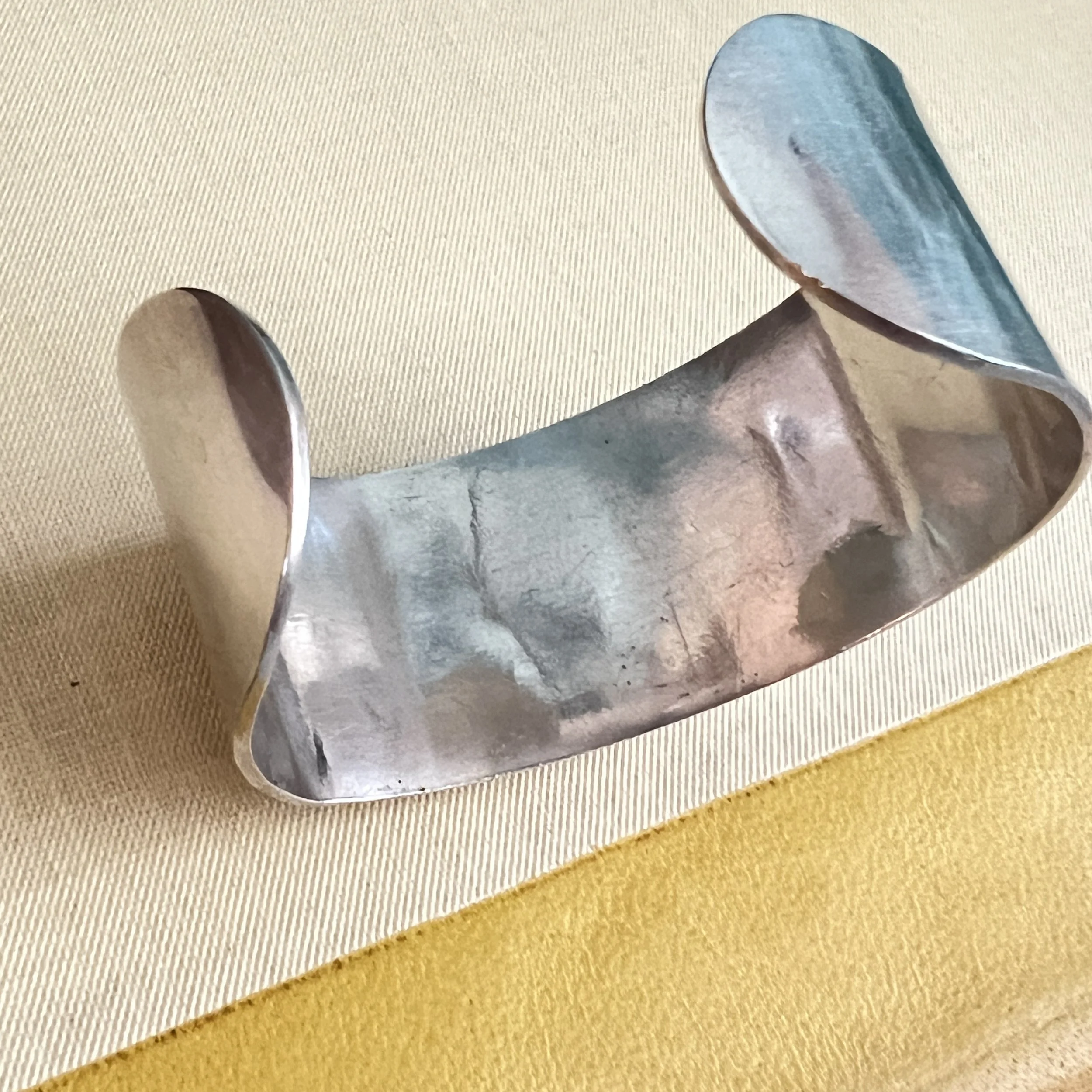 stashestates-silver-cuff-16.jpeg