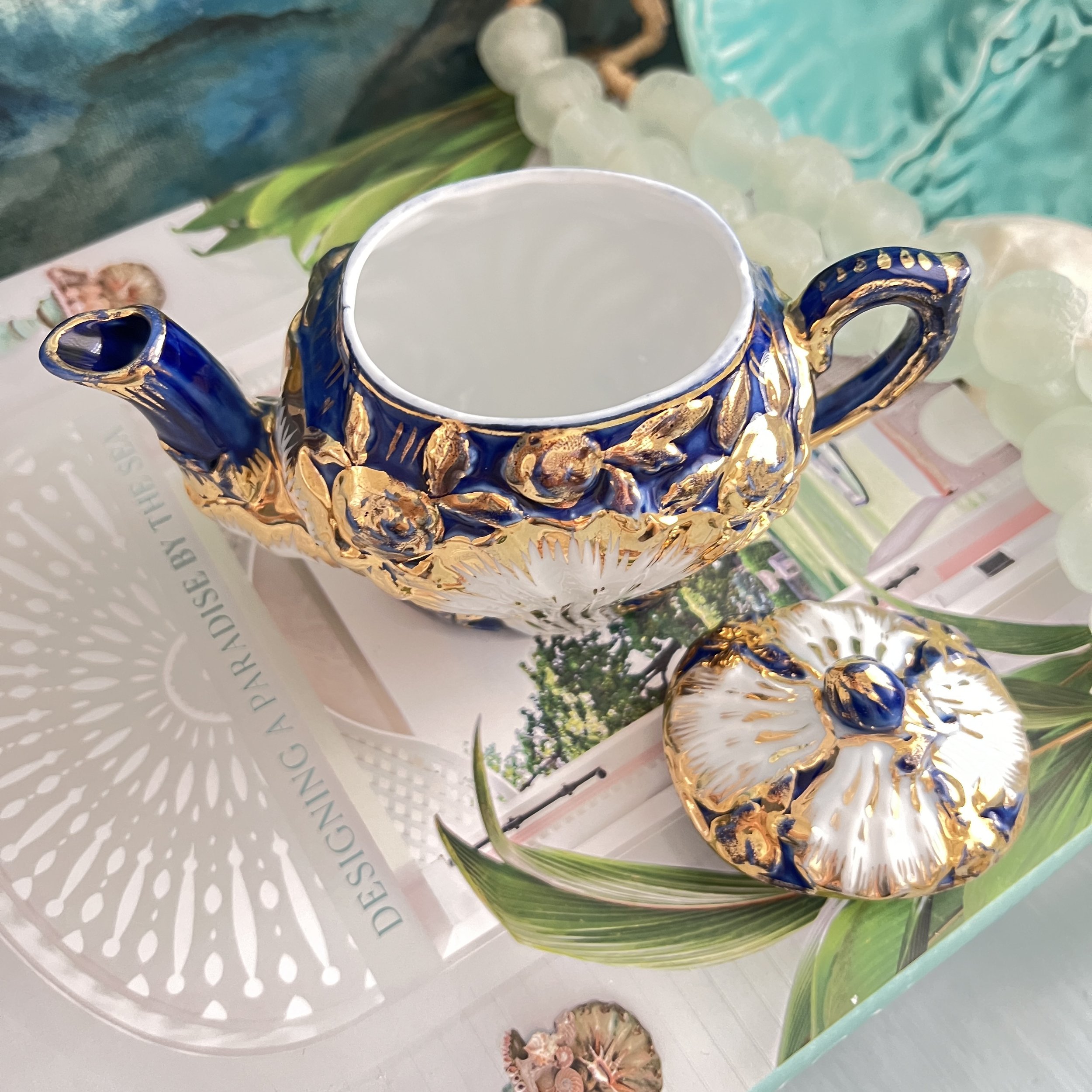 stashestates-blue-teapot-3.jpeg
