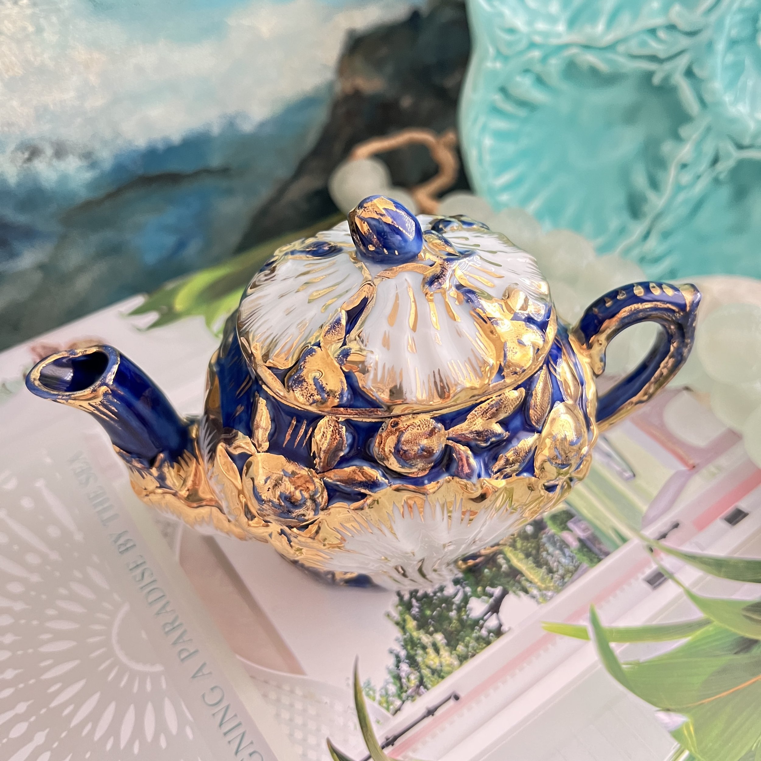 stashestates-blue-teapot-2.jpeg