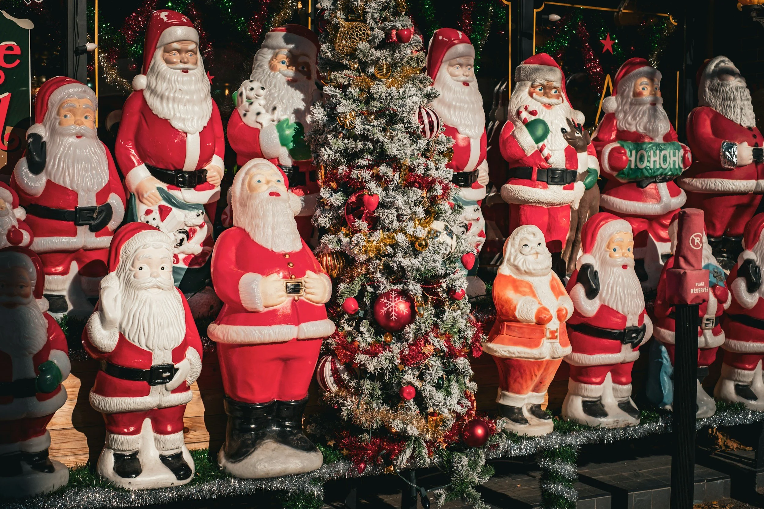 Holiday Houses Decorations Contest