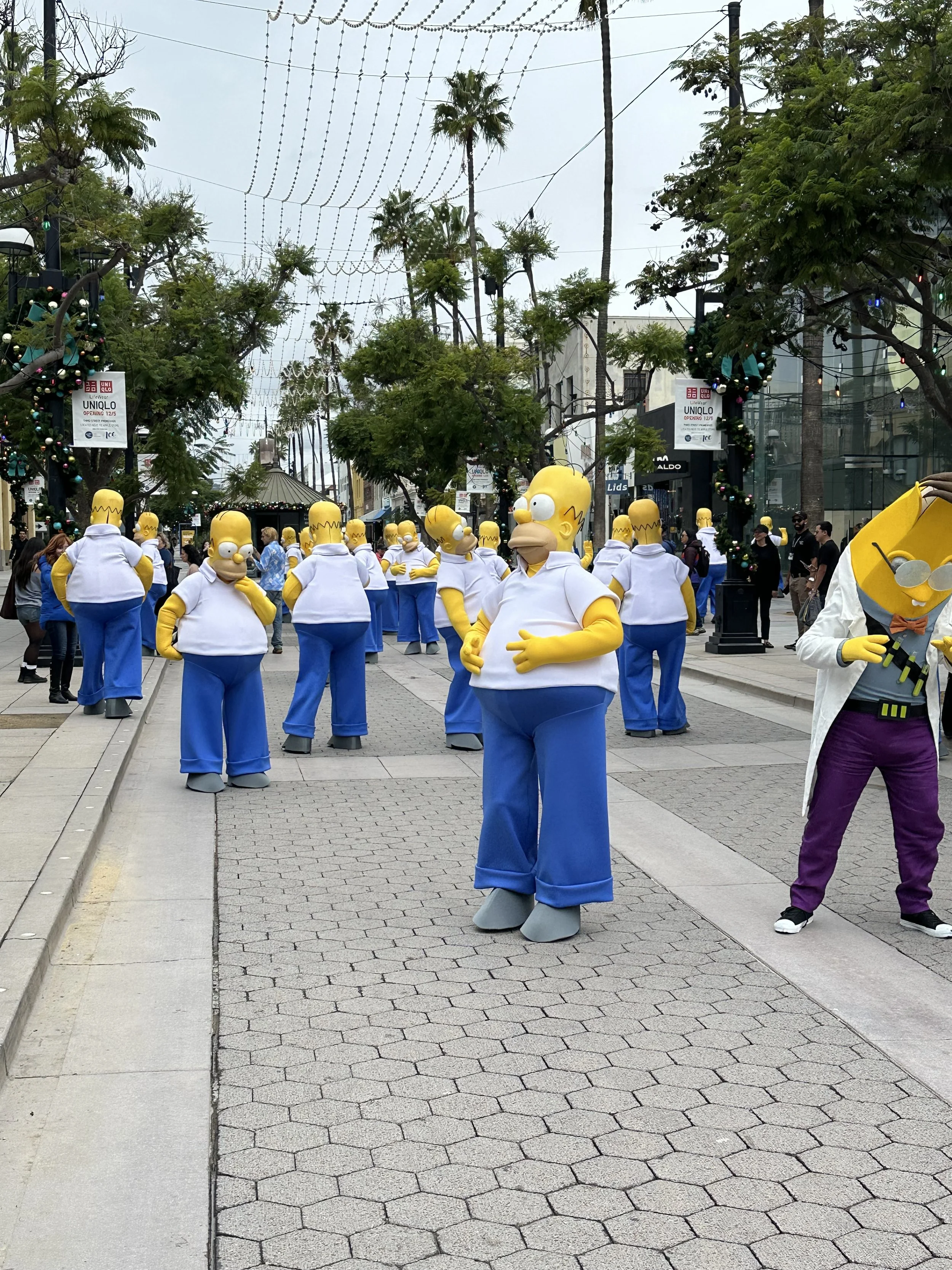 Fortnite x The Simpsons Flash Mob