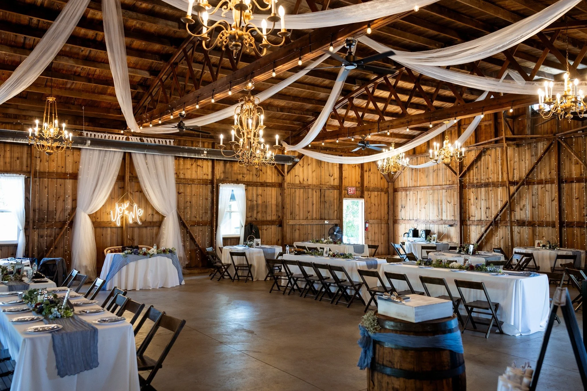 A room that feels warm, welcoming, and ready to celebrate your way.
Indoor reception at Country Coach House

📍 Burlington, Illinois

Photos @kaywarnerphoto 
DJ @djkylemastro
 Caterer @missionbbq 
Photo Booth @kruu_usa 
Cake @jewelosco 
Hair @styles_