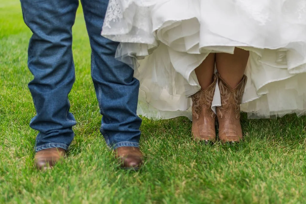 Jessica and Andrew’s Country Love Story Wedding at Country Coach House in Burlington, Illinois
