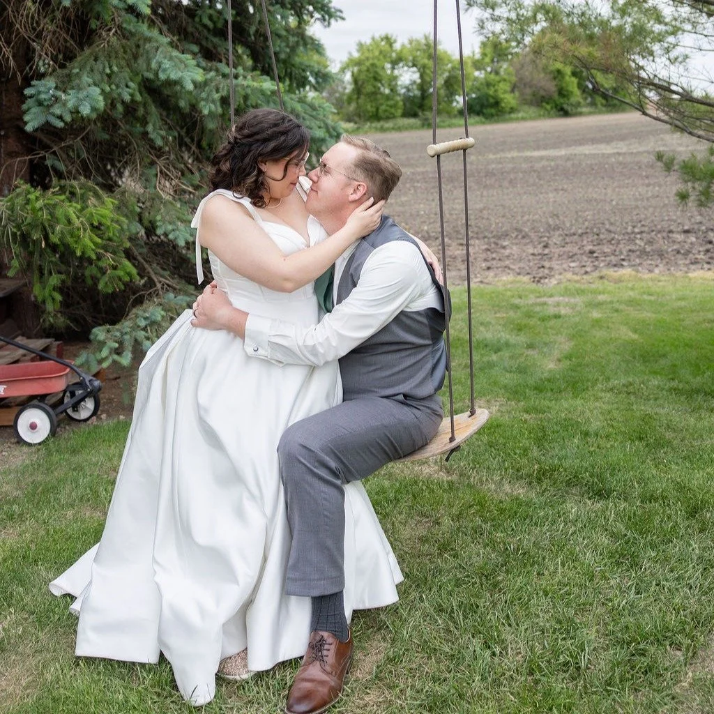 Kyla &amp; Sam 🤍

Spring green, soft florals, and a beautiful May wedding day. From getting ready in the farmhouse to a quiet moment on the swing, we loved celebrating with these two at Country Coach House.

Congratulations, Kyla &amp; Sam! 🤍

Coul