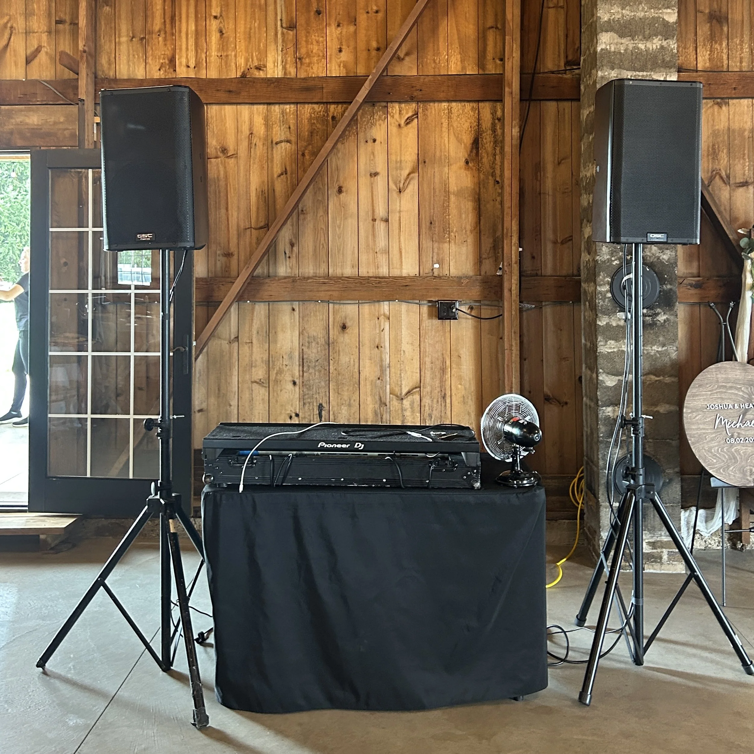 The DJ RO Stone setup, Country Coach House Photo