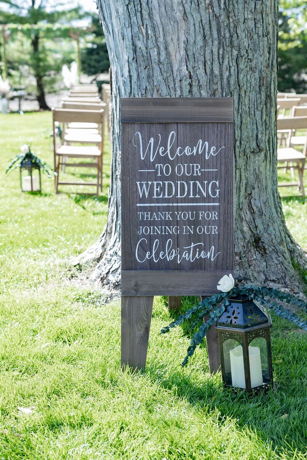A welcome sign at Country Coach House wedding venue in Burlington, IL 