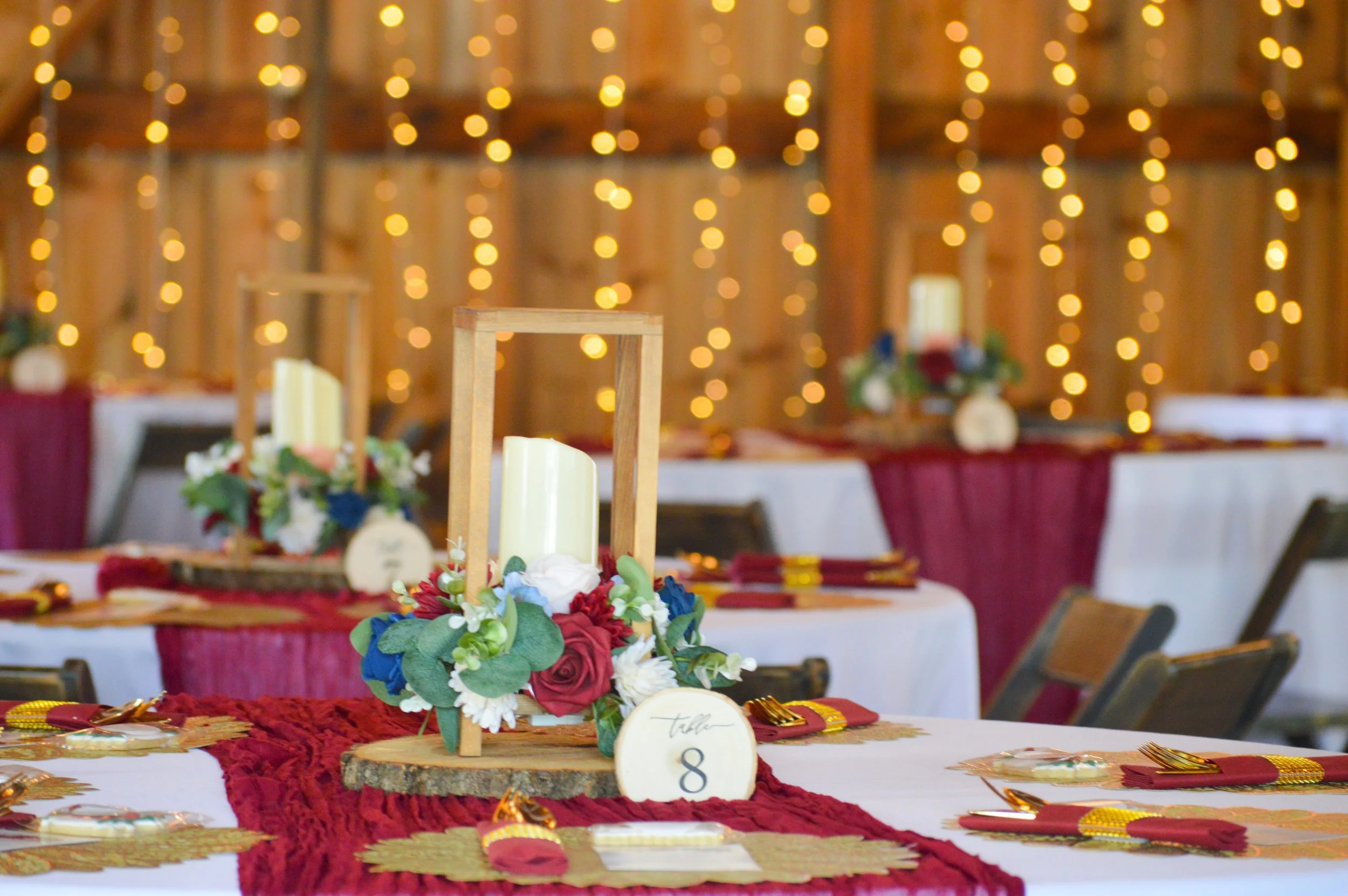 The table decor photo at Country Coach House, Burlington, IL.  Ryan Latimer Photography