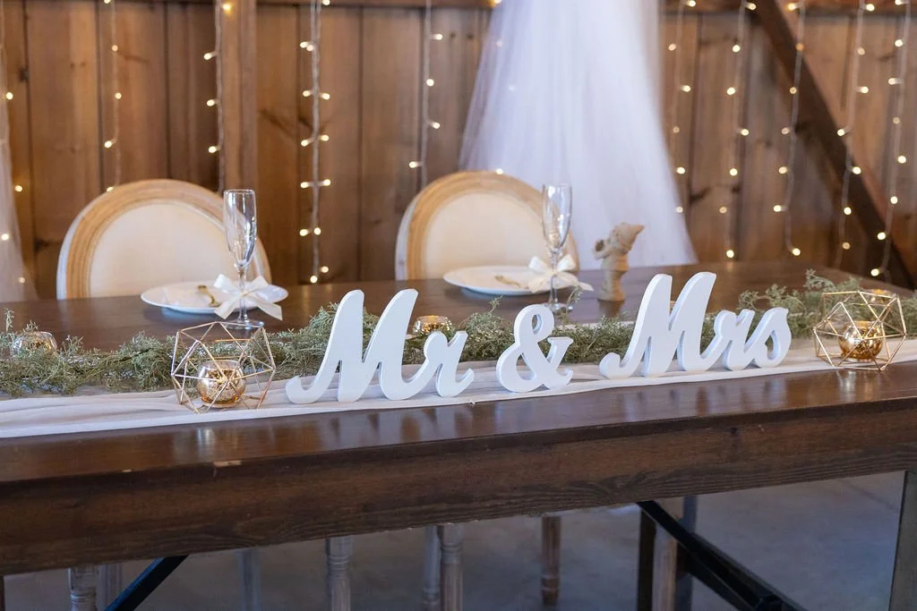 A sweetheart table at Country Coach House 