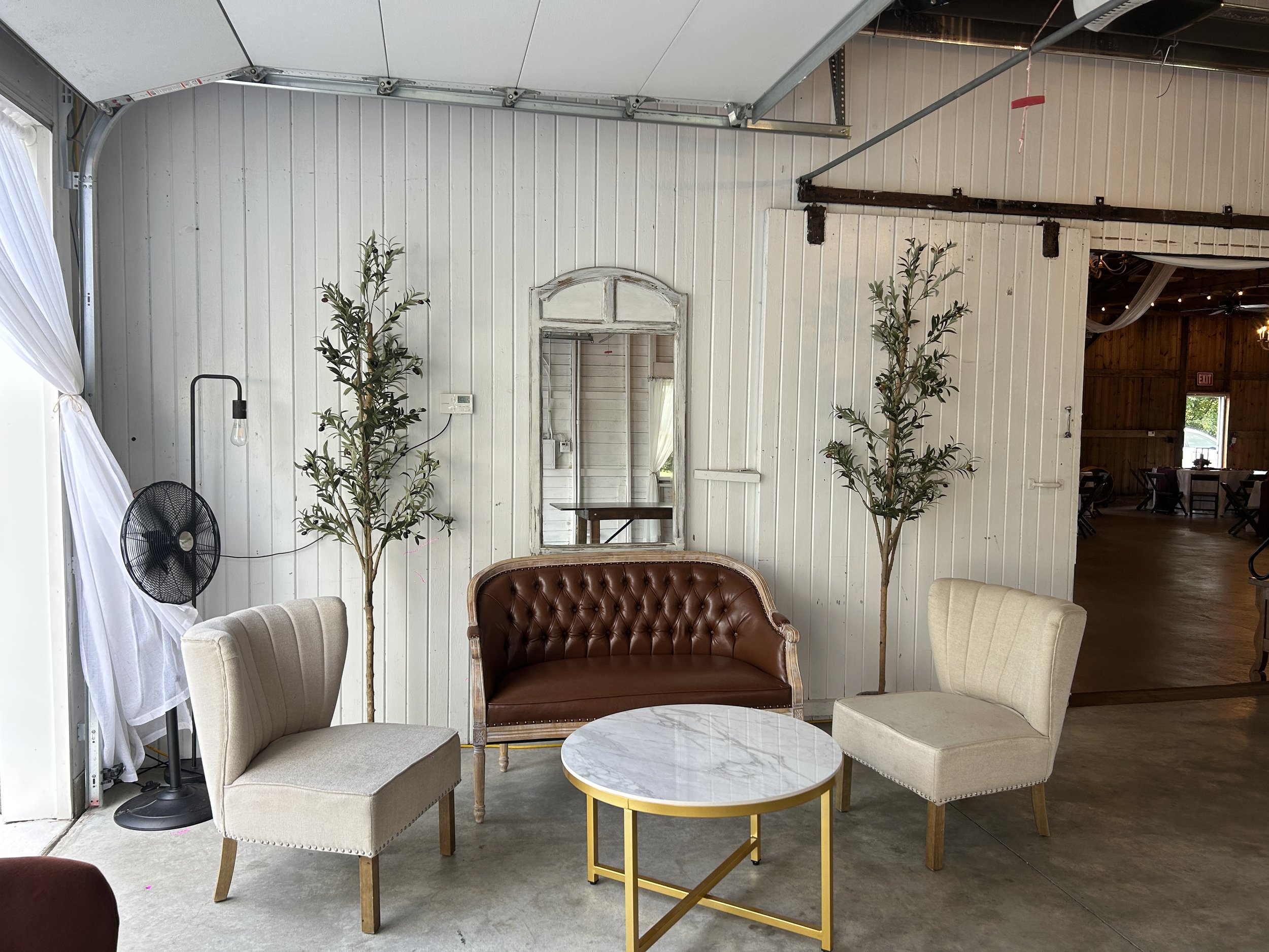 Conversation lounge area at Country Coach House, Burlington, IL.   Country Coach House Photo