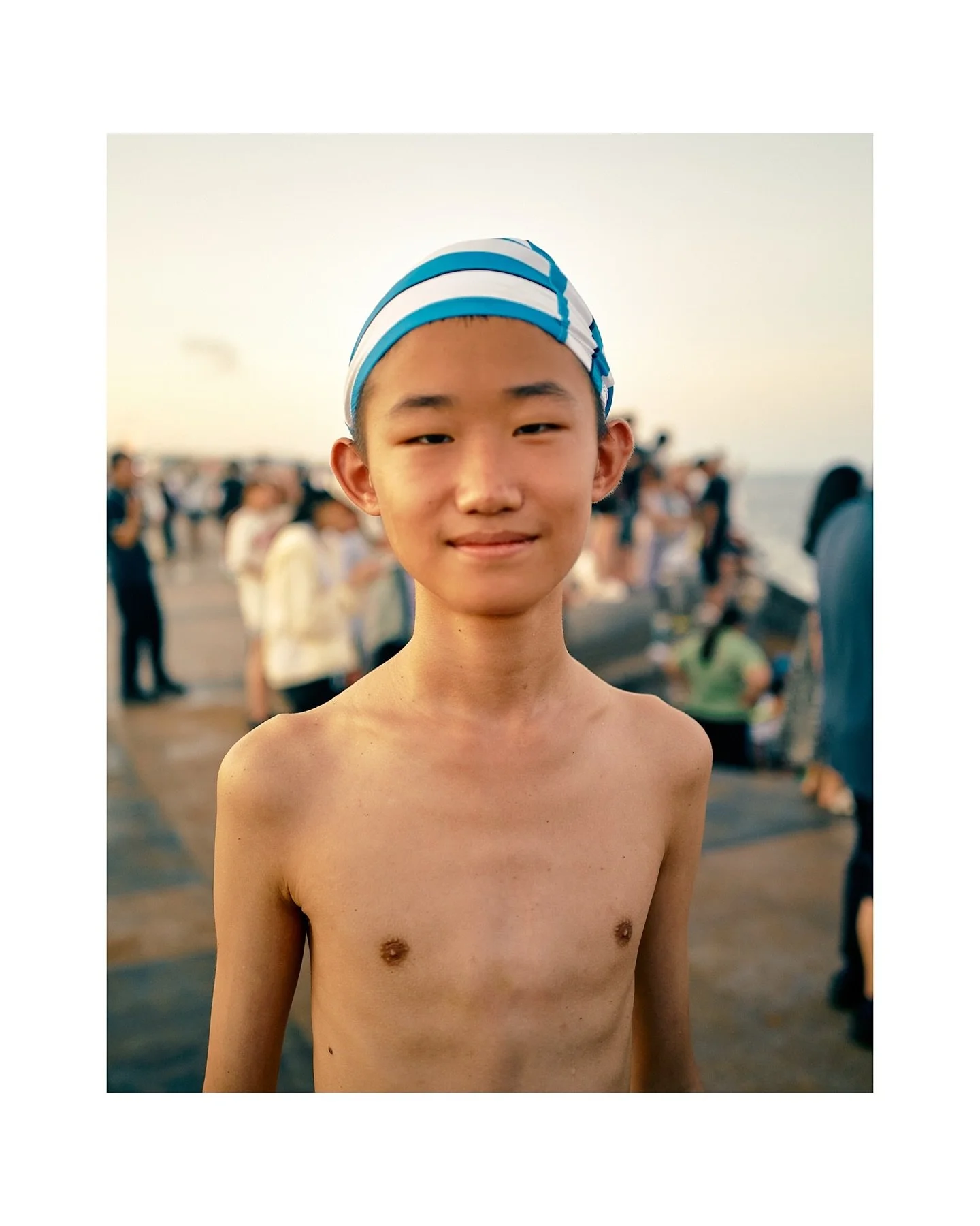 Rizhao Beach a little gem in China&rsquo;s Shandong province. absolute pleasure hanging out with @lisa_sun_photography in her hometown. Best people best vibes love travel! #rizhao #china #beachvibes #portrait #travel #streetphotography