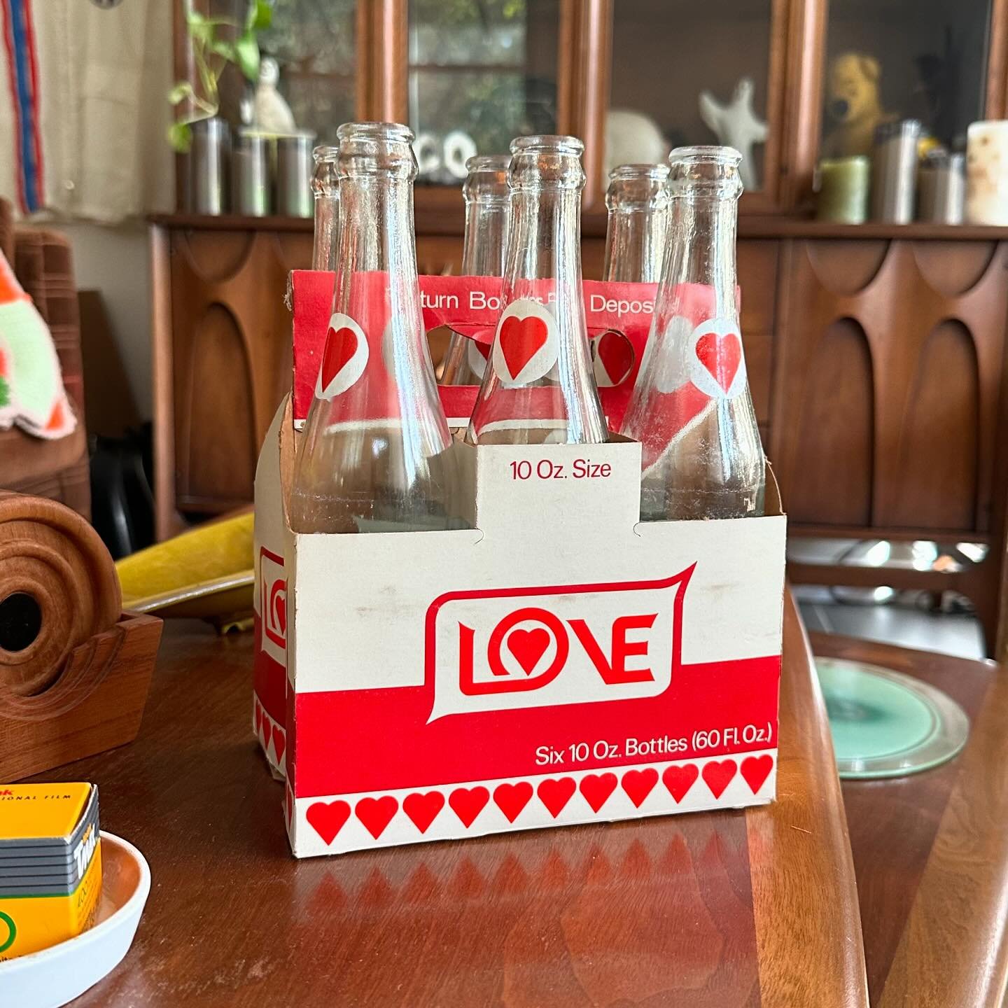We are finally getting around to finding the goods again &mdash; we&rsquo;re in a weird world currently so let&rsquo;s spread some love 💗 .. these are an epic find and we have multiples 🤩 #vintage #shopsmall #etsy #atlantavintage #buyvintagesavethe