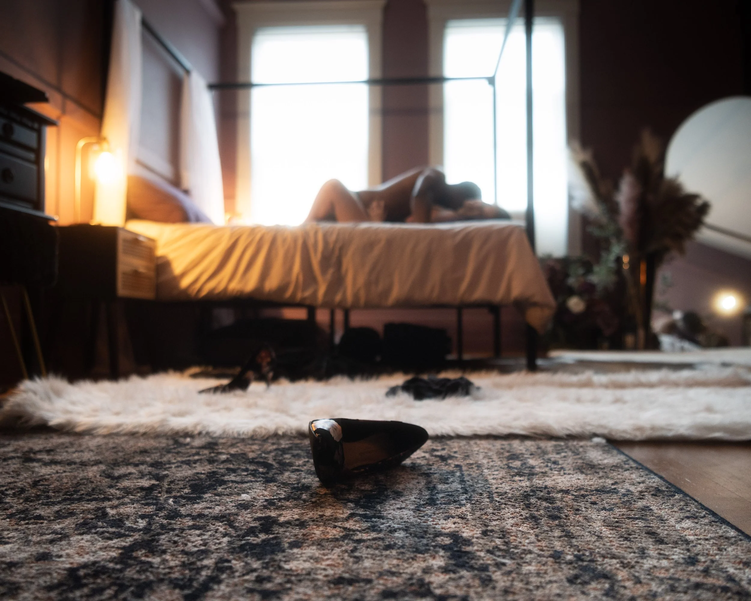What to Expect When Booking a Boudoir Shoot