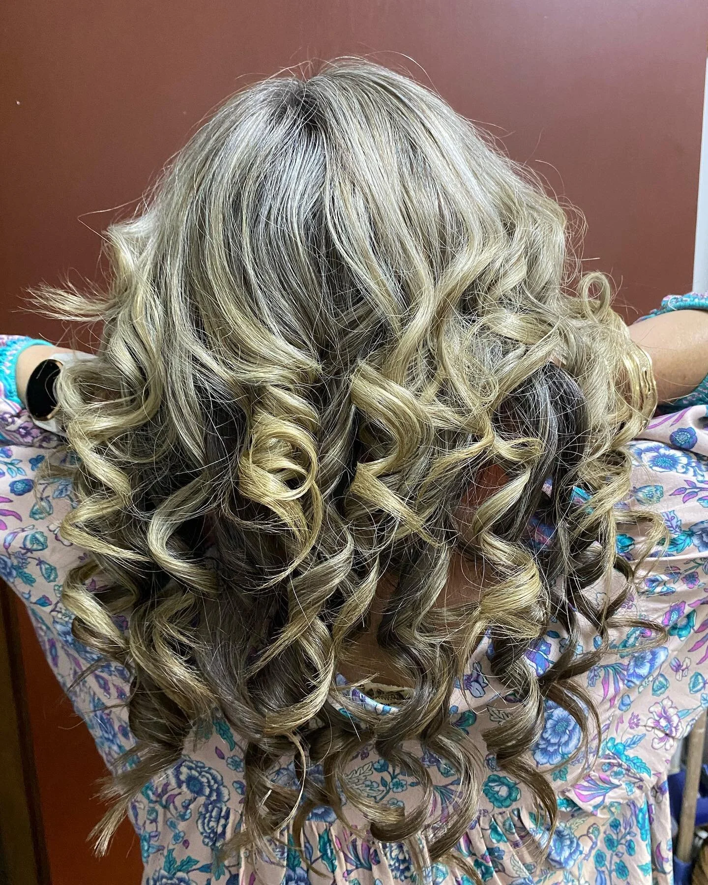 Gorgeous curls #sisterinlaw #curls #perthhairdresser #homehair #dianella #yokine #muk #style
