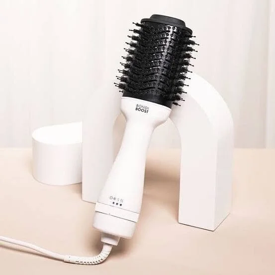 If you need gift ideas for Christmas the Bondi Boost  Blowout Brush is the perfect gift, contact me now while stocks last #bondiboost #blowout #brush #whitebrush #hairbrush #hairdresser #dianella #perth #perthhairdresser #perthhair