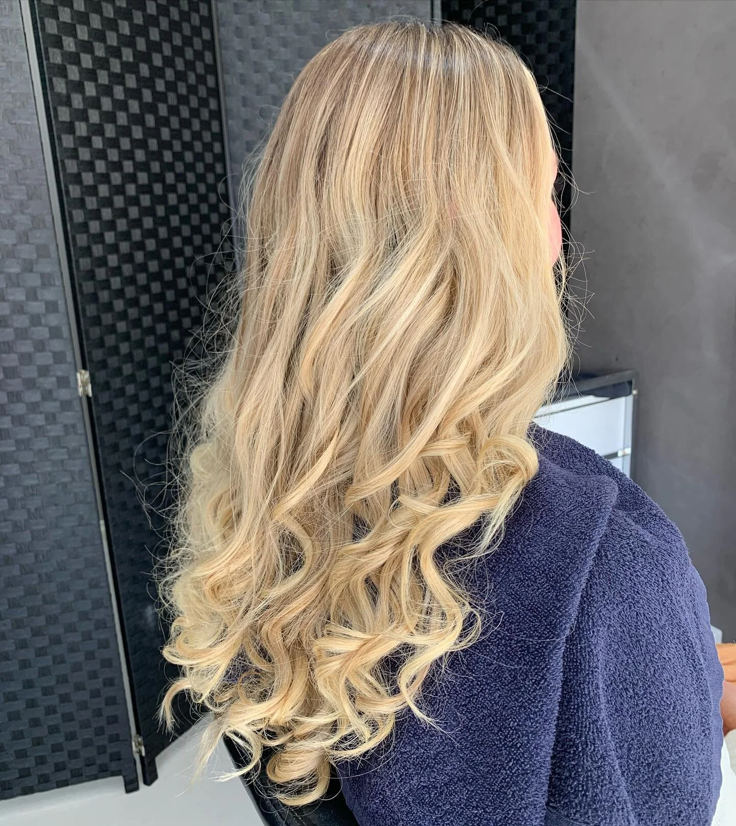 Just some casual curls at the weekend #dhsalonbrands #kaaral #homehairdresser #weekendhair