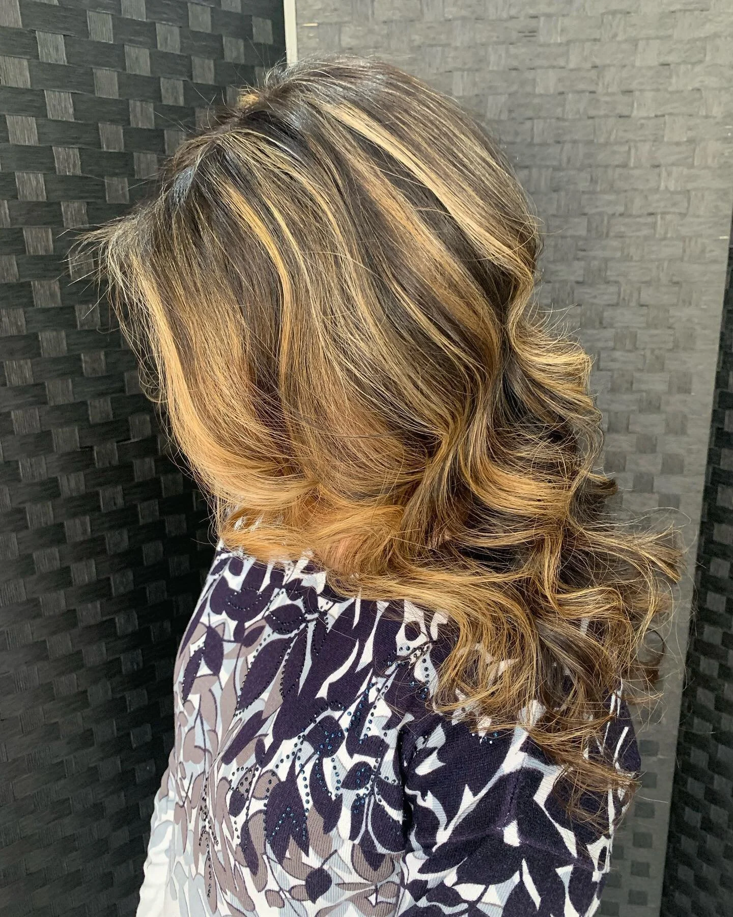 Loved breaking the solid dark hair for this lovely lady just in time for her birthday #baco #bacohaircolor #diamondhead #kaaral #dianella #homehair #hairdresser #chocolate #beigeblonde