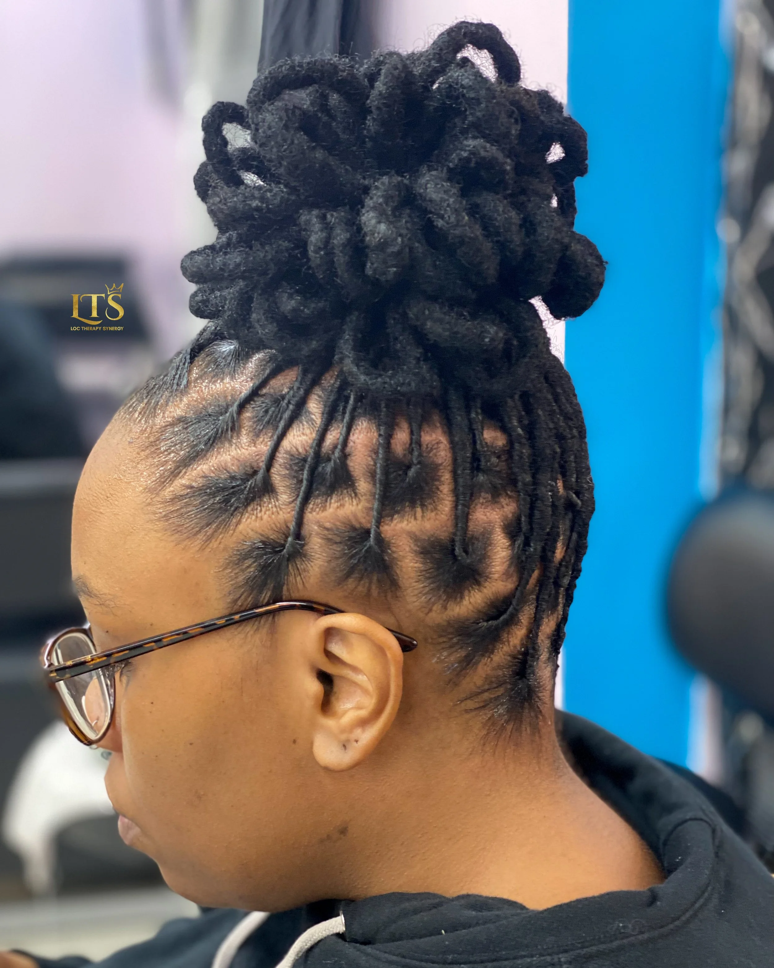Empress Loc Petals Bun Med Part 04-02.jpg