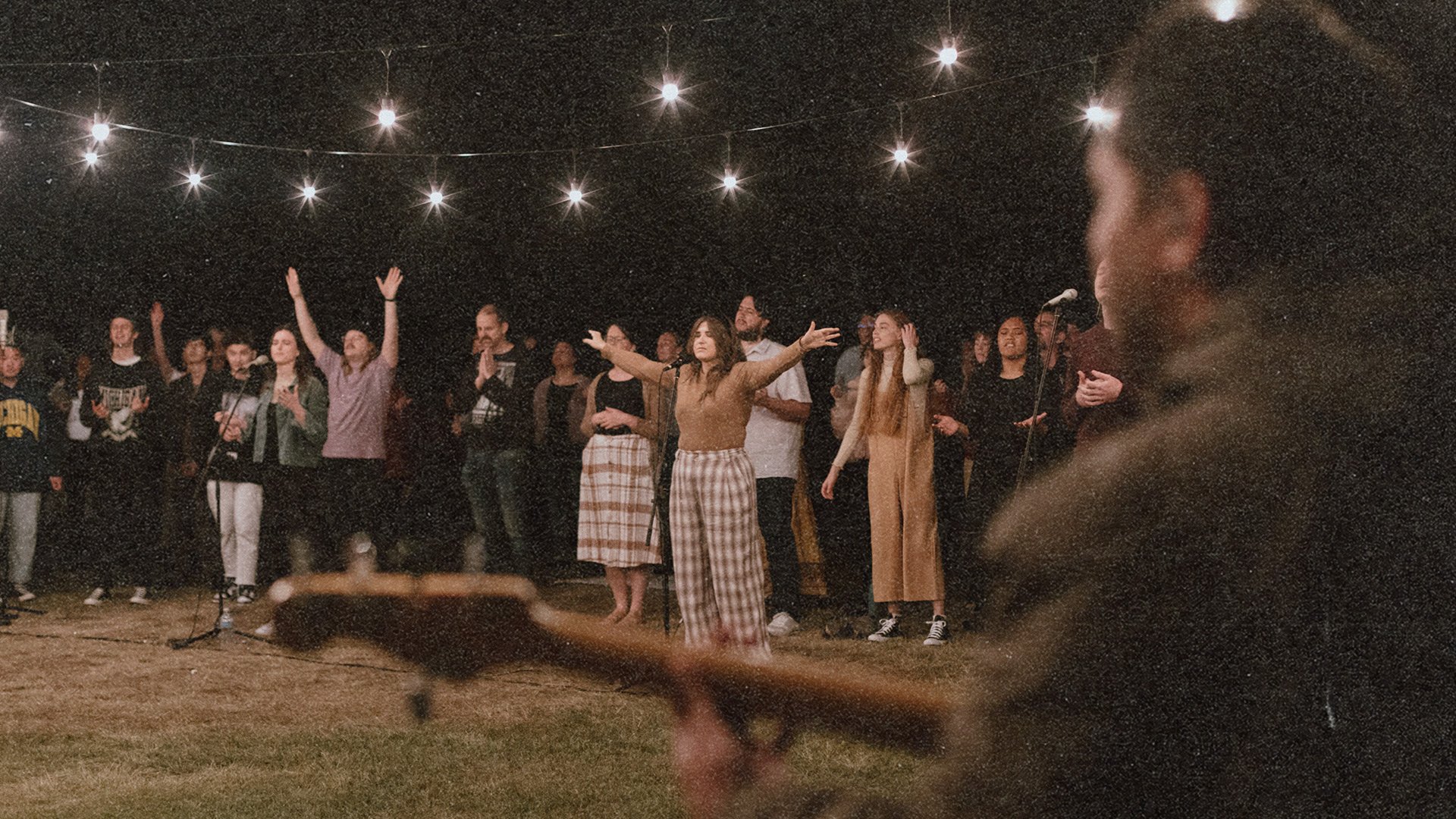 Field-worship-1.jpg