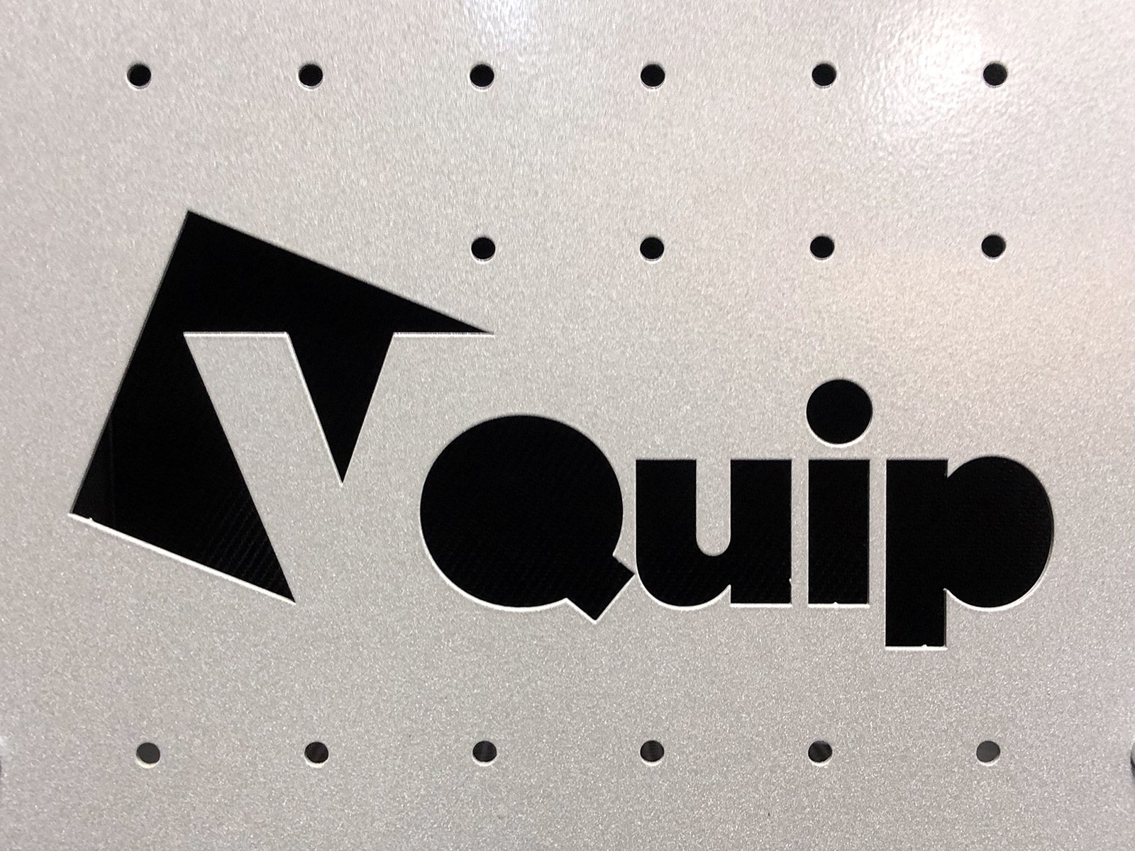 UNO_VQuip_Metal.jpg
