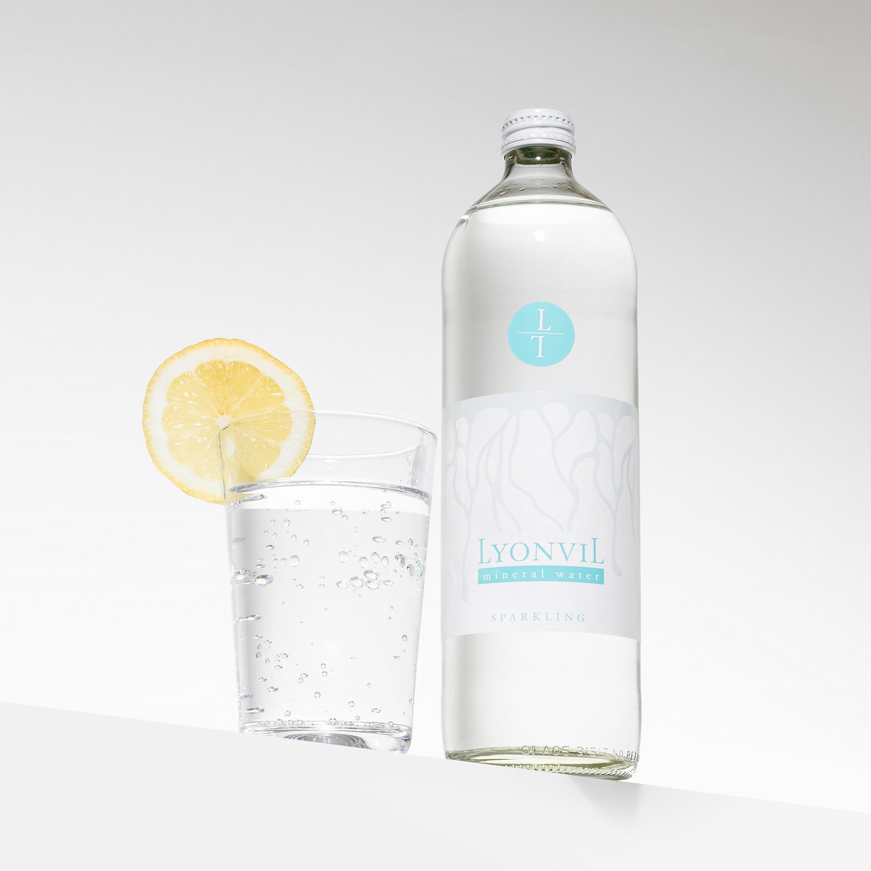 lyonvil mineral water with lemon