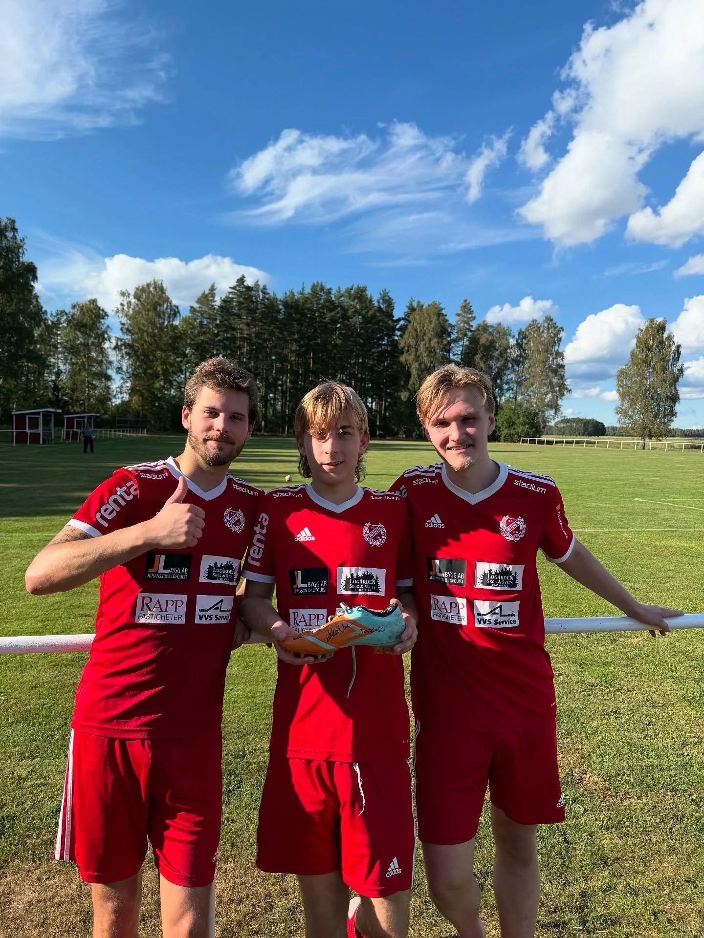 Seger f&ouml;r U-laget!
En v&auml;lspelad match d&auml;r b&aring;da lagen bj&ouml;d p&aring; fint spel! 👏🏼

Felix n&auml;tar tv&aring; g&aring;nger, William likas&aring; varav en riktig delikatess: m&aring;l direkt p&aring; h&ouml;rna! 👏
Matchens 