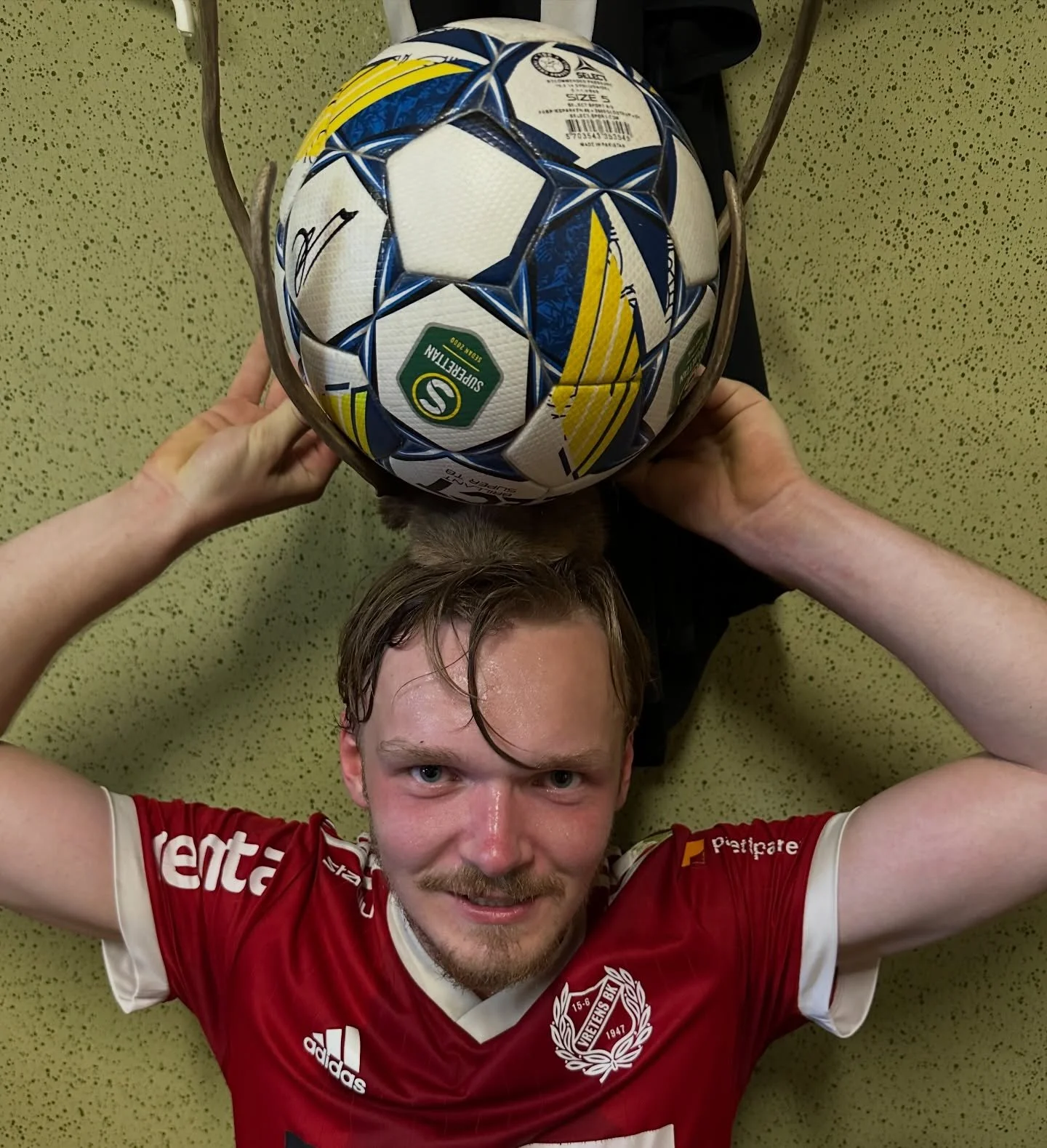 Sociala medieredaktionen jobbar p&aring; h&ouml;gvarv inf&ouml;r s&auml;songen och har tagit ytterligare ett snack med en av spelarna inf&ouml;r s&auml;songen som stundar, David Andreasson.

Hur har f&ouml;rs&auml;songen varit?

Tycker att f&ouml;rs&