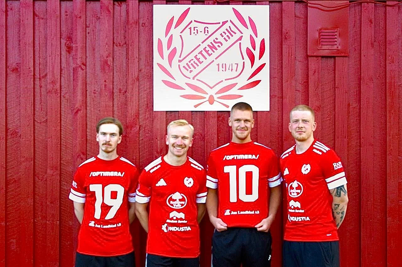 Vi passar p&aring; att presentera Vretens BKs kaptener samtidigt som v&aring;ra nya matchtr&ouml;jor!🔴⚪️

Pontus Holmgren
Oscar Str&aring;lman
Joel Tengbert
Albin Viotto
Pontus Gustafsson (ej med p&aring; bild)

Vi vill tacka v&aring;ra sponsorer so