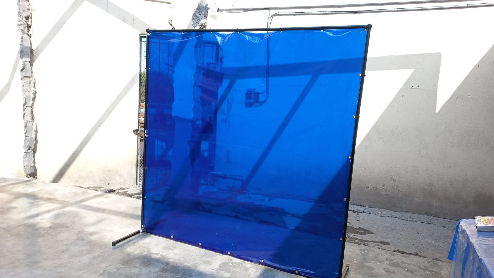 MAMPARA AZUL PARA SOLDAR THIRTEEN.jfif