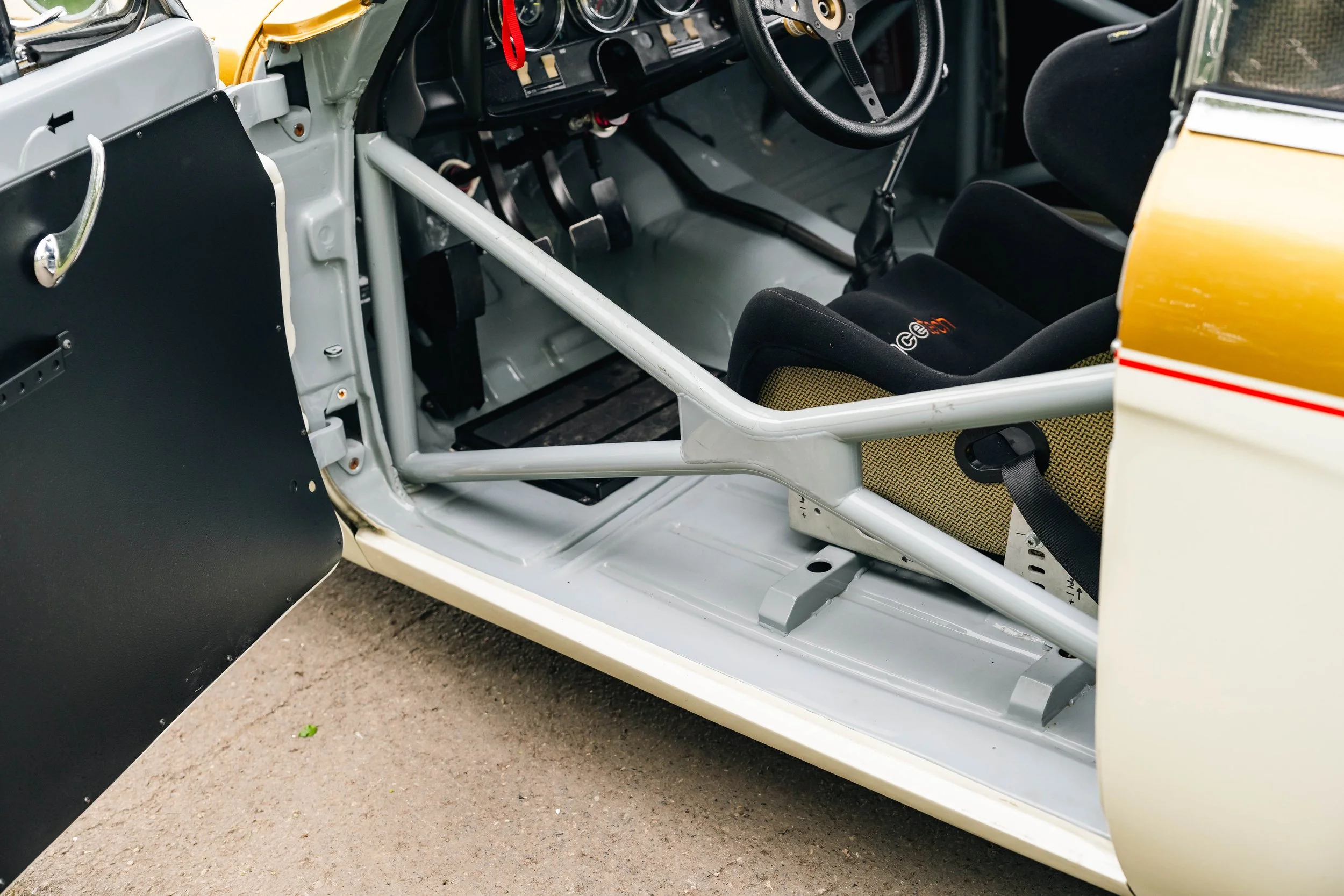Studebaker Lark Daytona – Custom Cages roll cage and interior structure detail