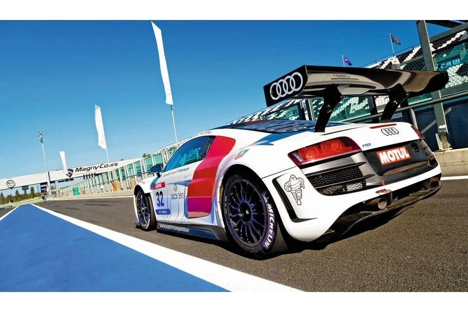 Audi-R8-LMS.-Dans-la-peau-de-Hallyday.jpg