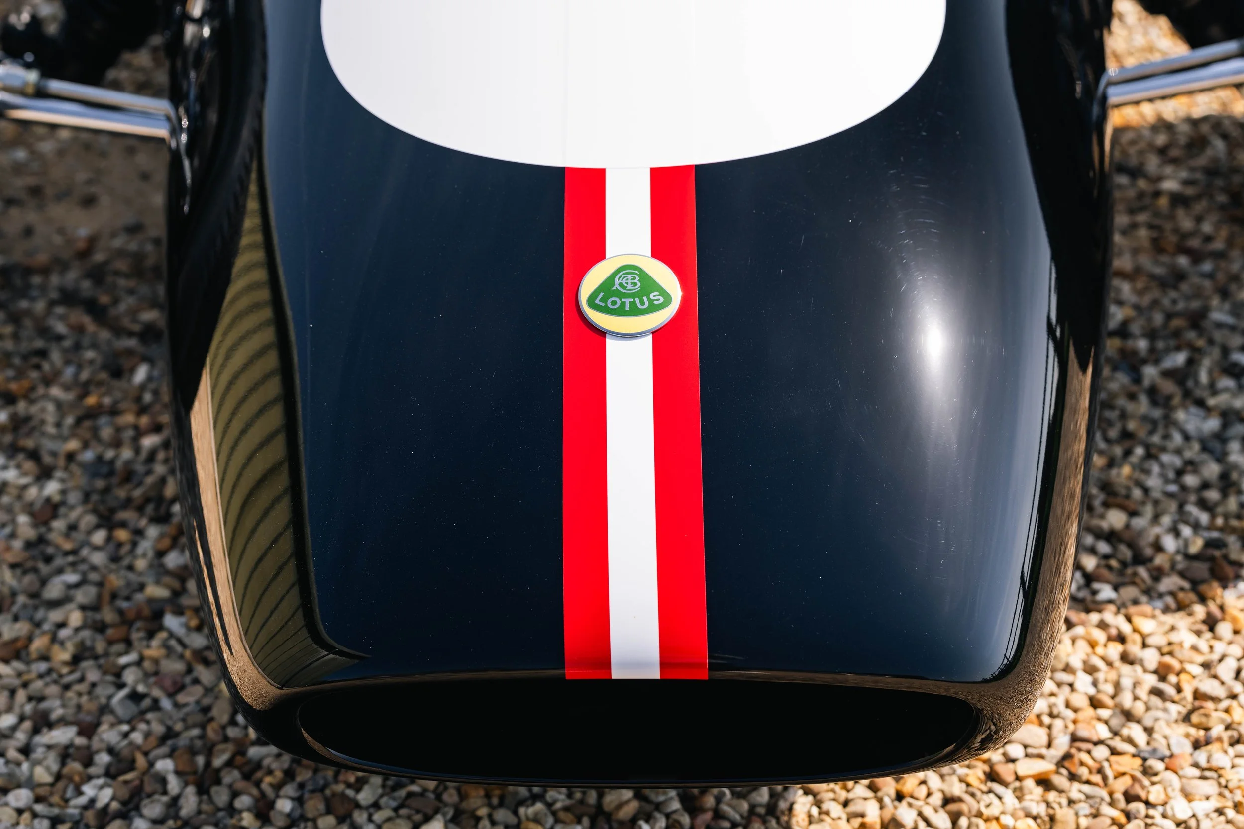 Lotus 22 Formula Junior – nose with Lotus badge and Austrian stripes, chassis 22-J-39