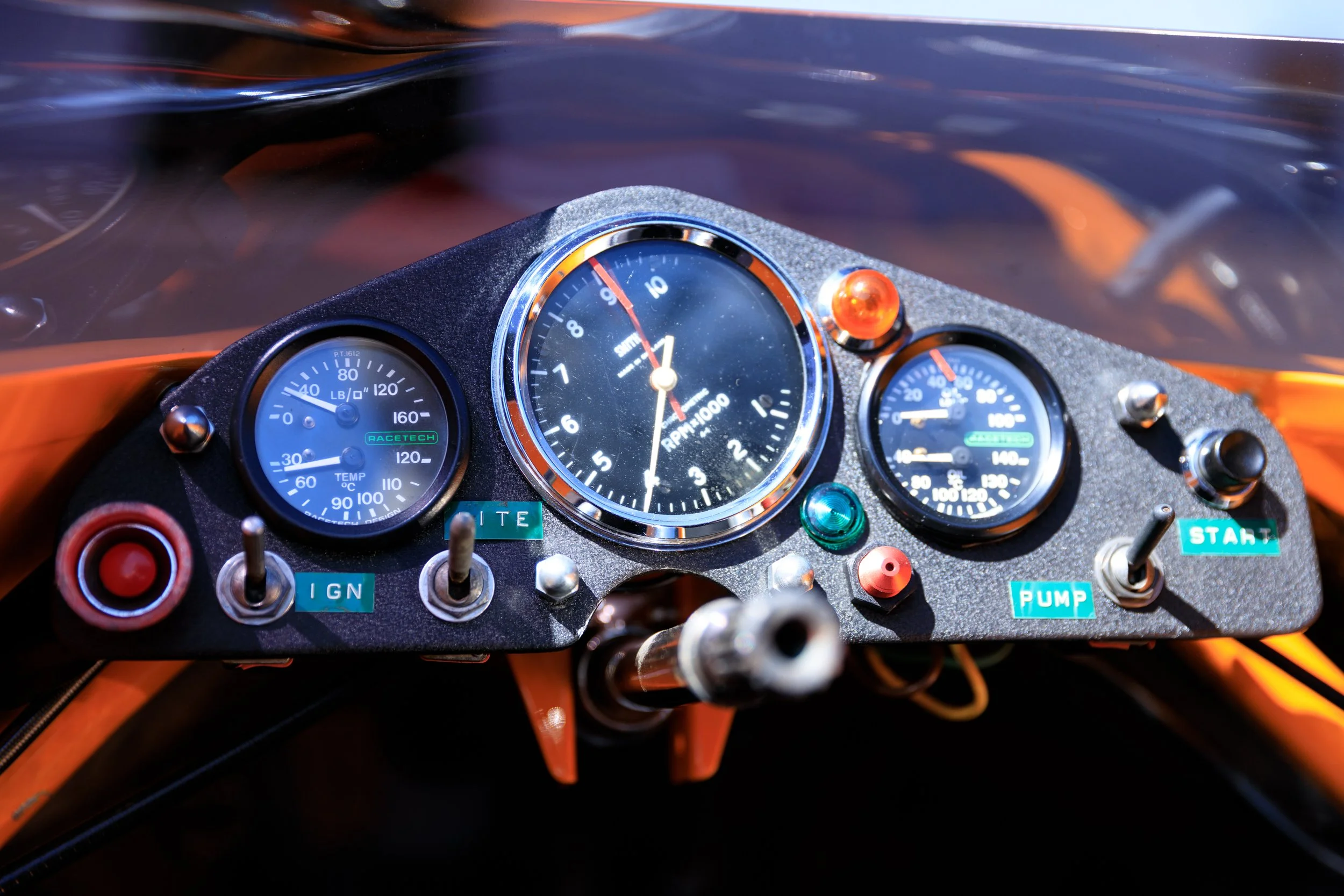 McLaren M21 Formula 2, chassis M21-3 — instrument panel detail, rev counter, oil pressure and temperature gauges, ignition switches
