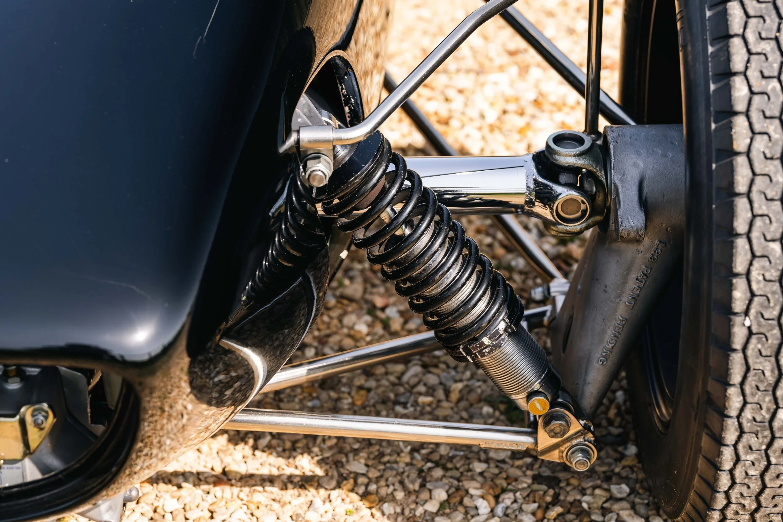 Lotus 20 Formula Junior – front suspension detail, chassis 20-J-905, lower wishbone and damper unit