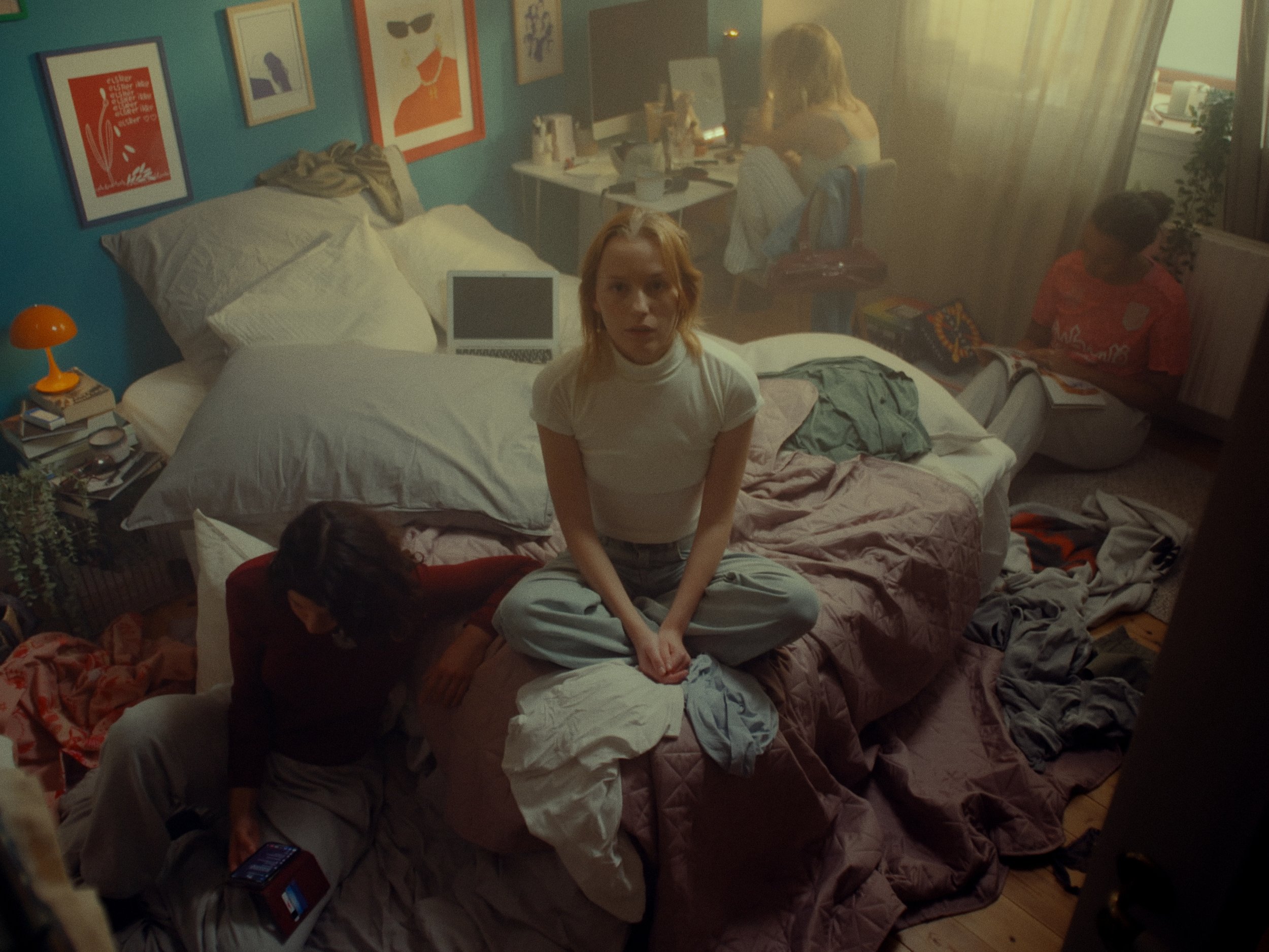 GirlTalk_StortEllerSmåt_Still27.jpg
