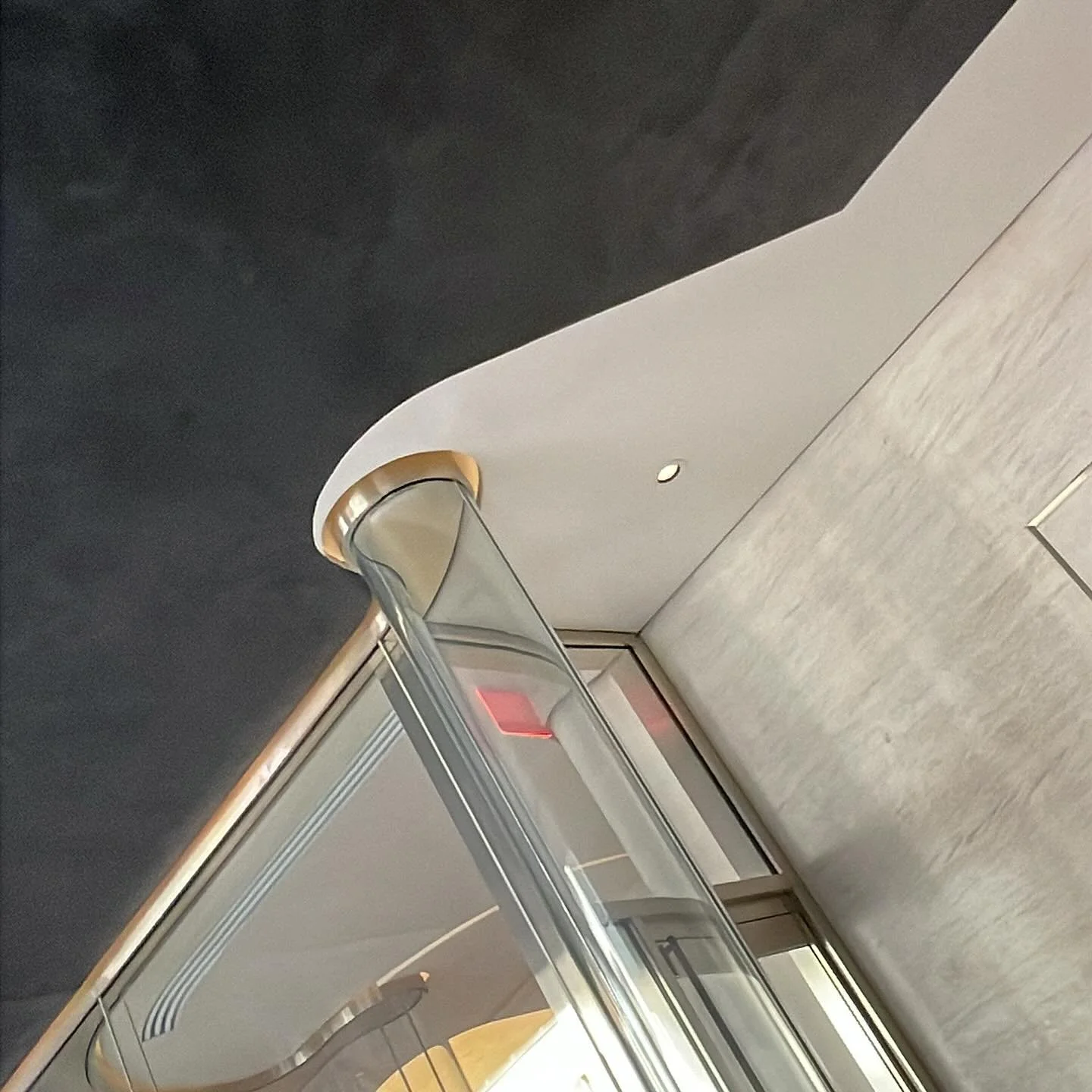 Curvy deets by @kohnpedersenfox #curvedwindow #constructiondetails