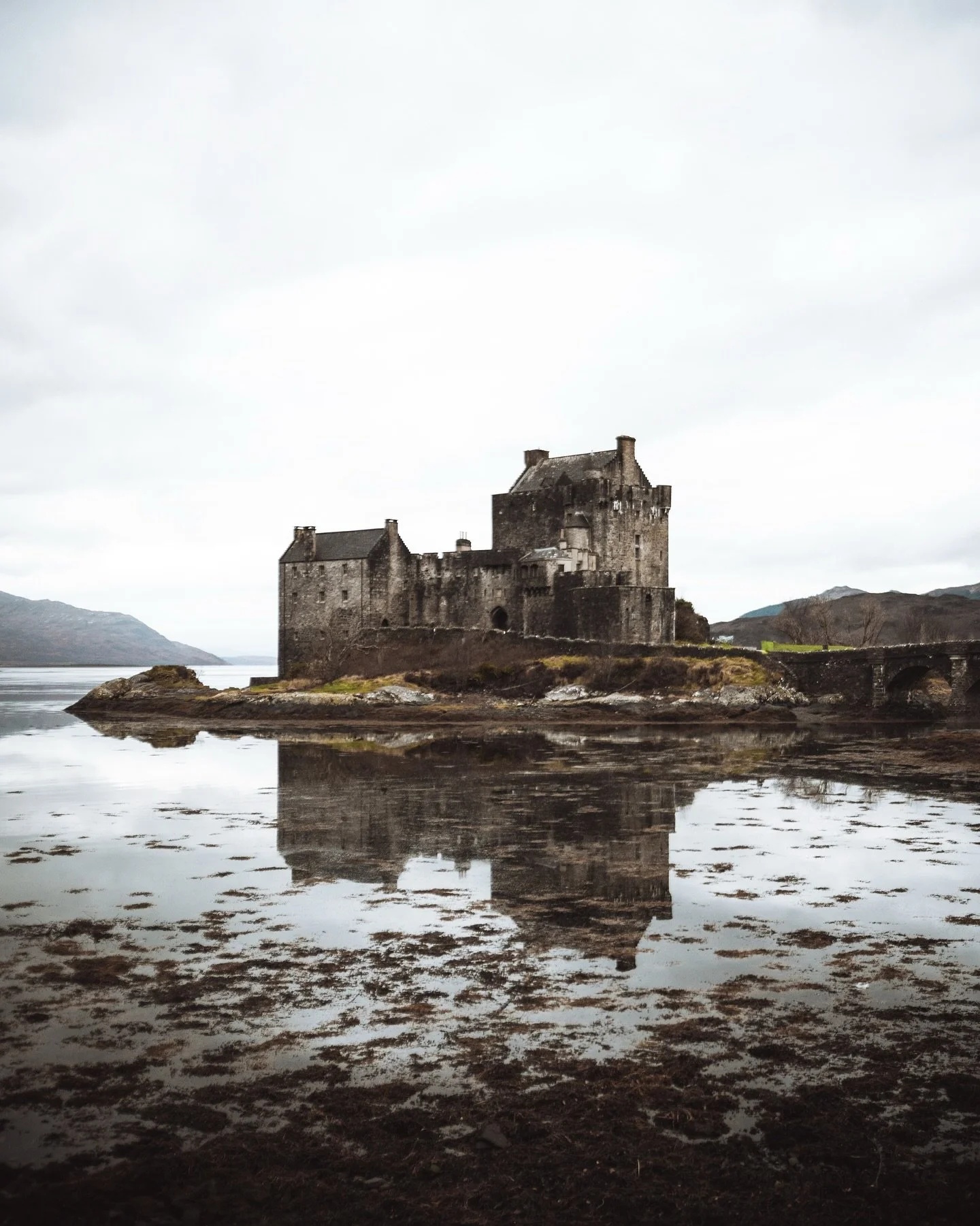 Ya girls first castle🏰
Eilean Donan, you made this girls childhood dreams of seeing a castle come true. 

#castledreams #scotlandvibes #castle #scotland