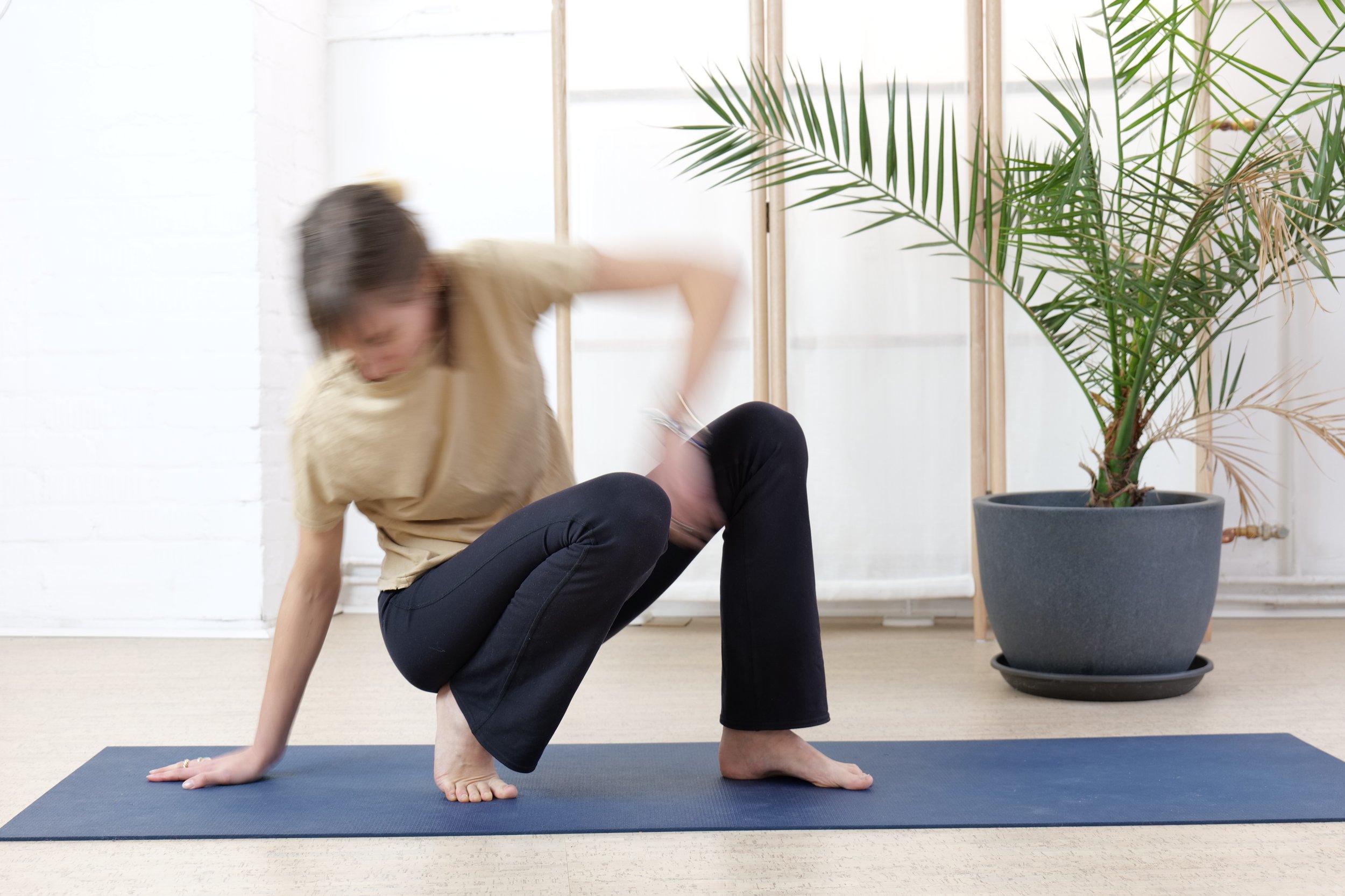 curiosity-crow-pose-transition-workshop-light-space-movement.jpg