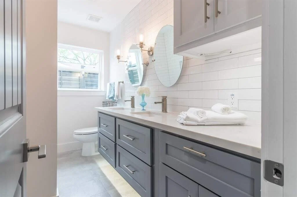 midcity_interiors_bellaire_tx_guest_bathroom.jpeg