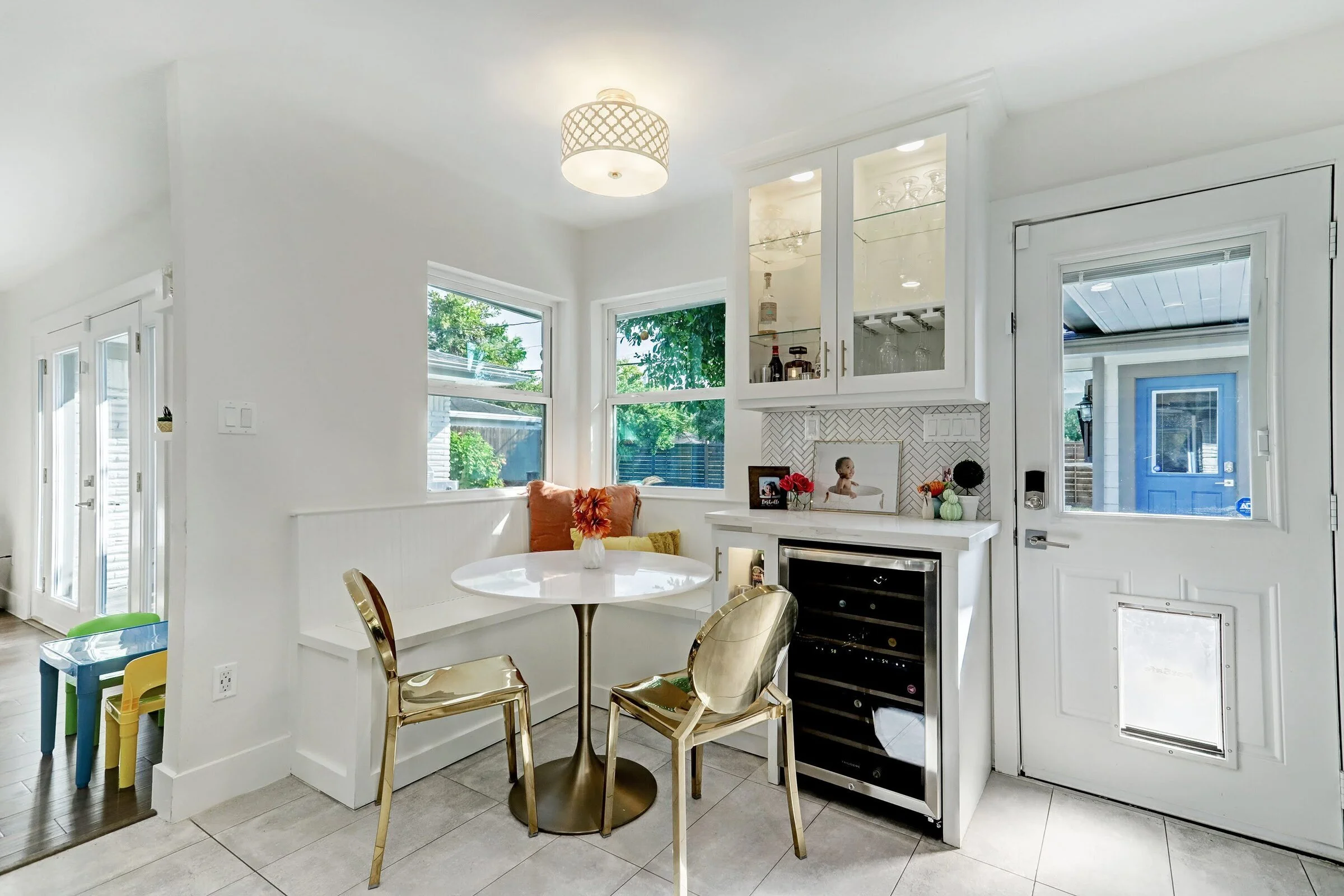 midcity_interiors_bellaire_tx_kitchen_nook.jpeg