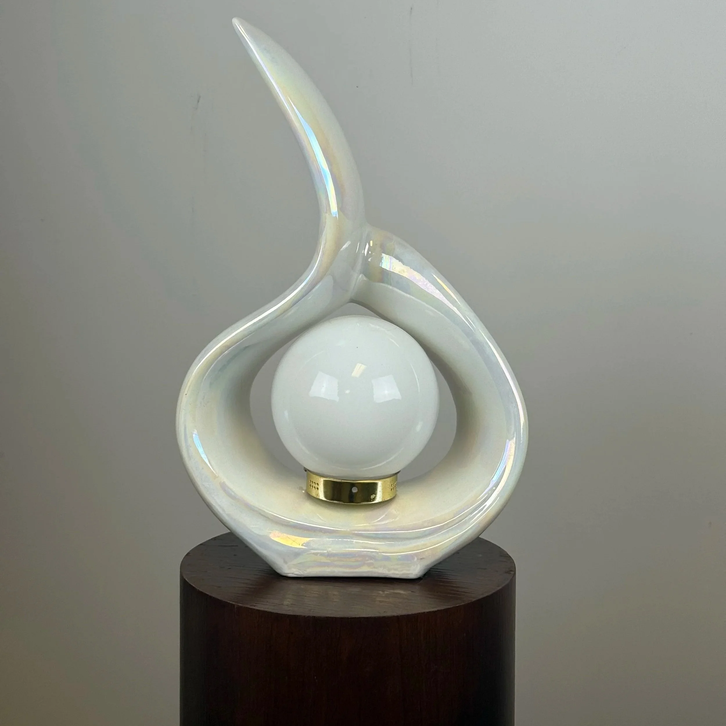 Pearlescent Flame Lamp