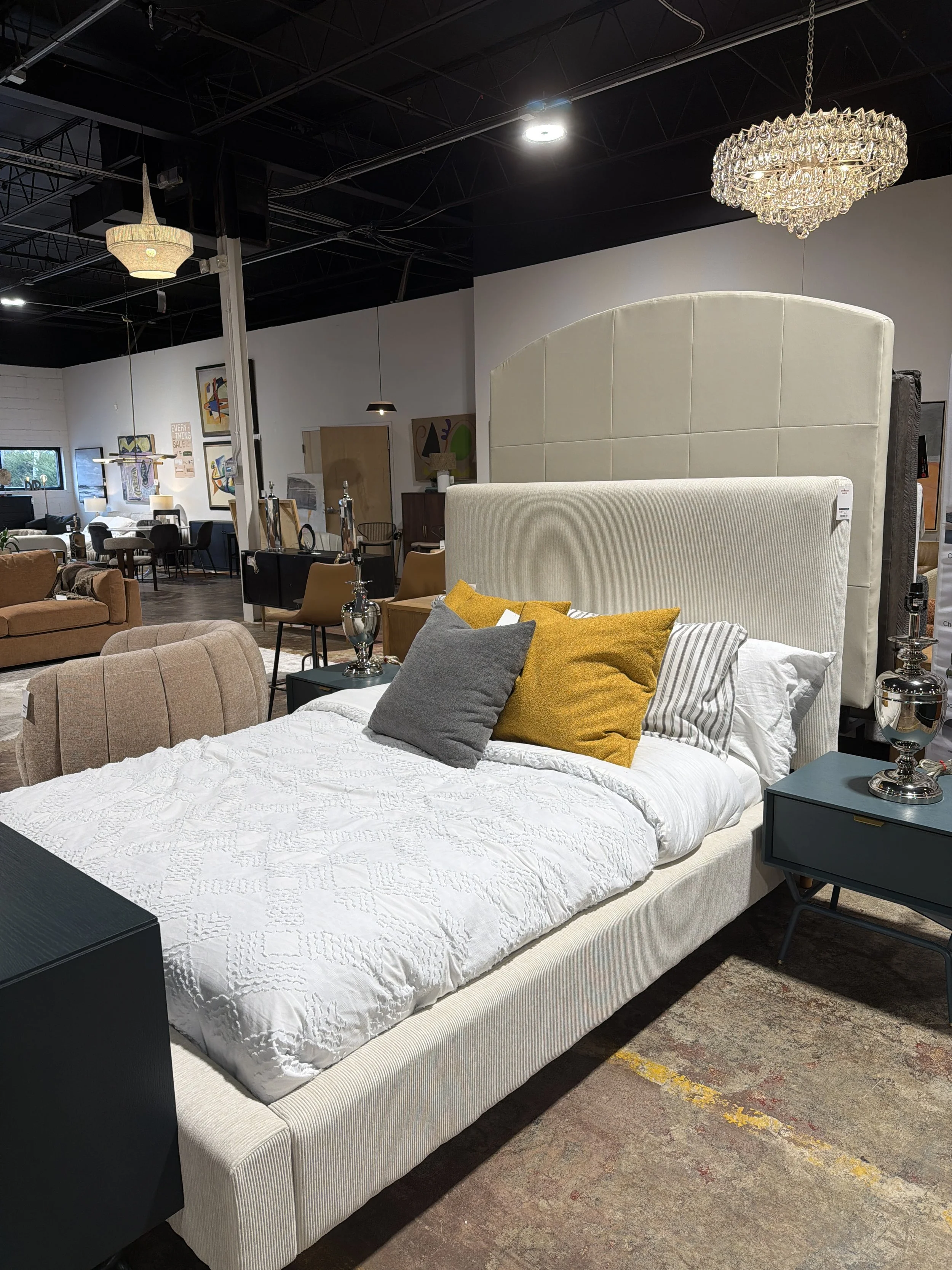 Auremo Queen Bed - Valley Cream