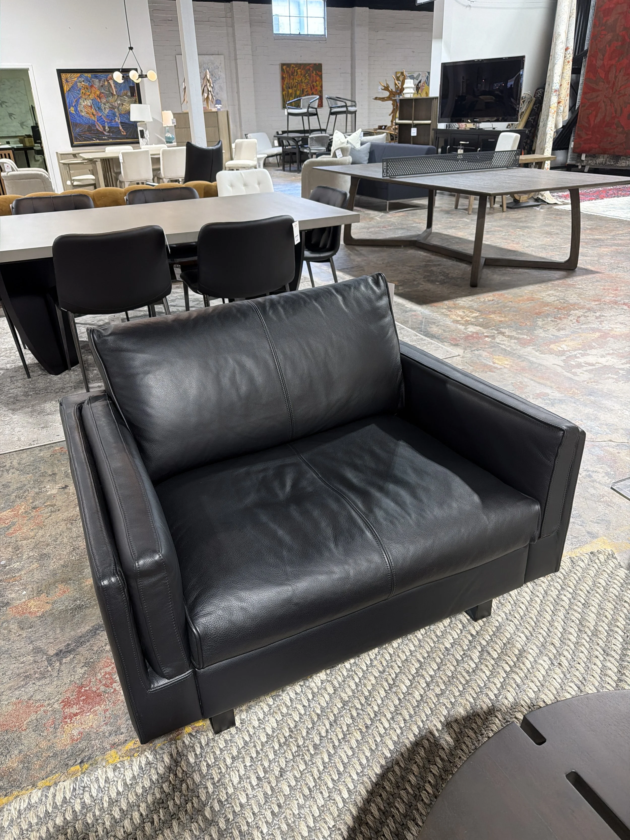 Endless 1 Seater Chair with Narrow Arm - Black Leather