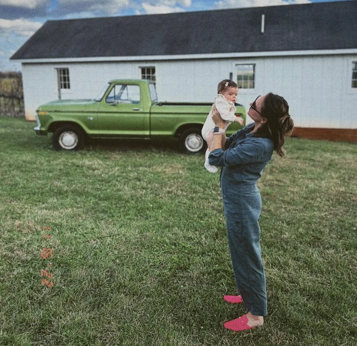 Raise one ☝🏽 for all the Mamas today - and every day, really🥂

We have a few extra Brunch Boxes available today from @plentycville and also Ros&eacute;. Plenty of Ros&eacute;! 

Xoxo 🩷

📷 @rebeccapiersol