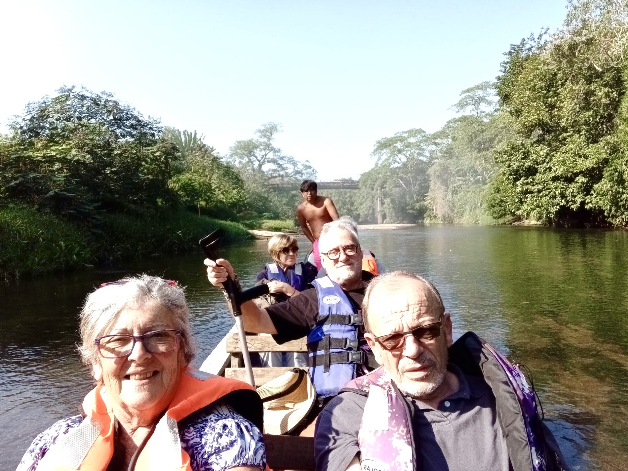 PANAMA AUTHENTIQUE retour client groupe d'amis.jpg