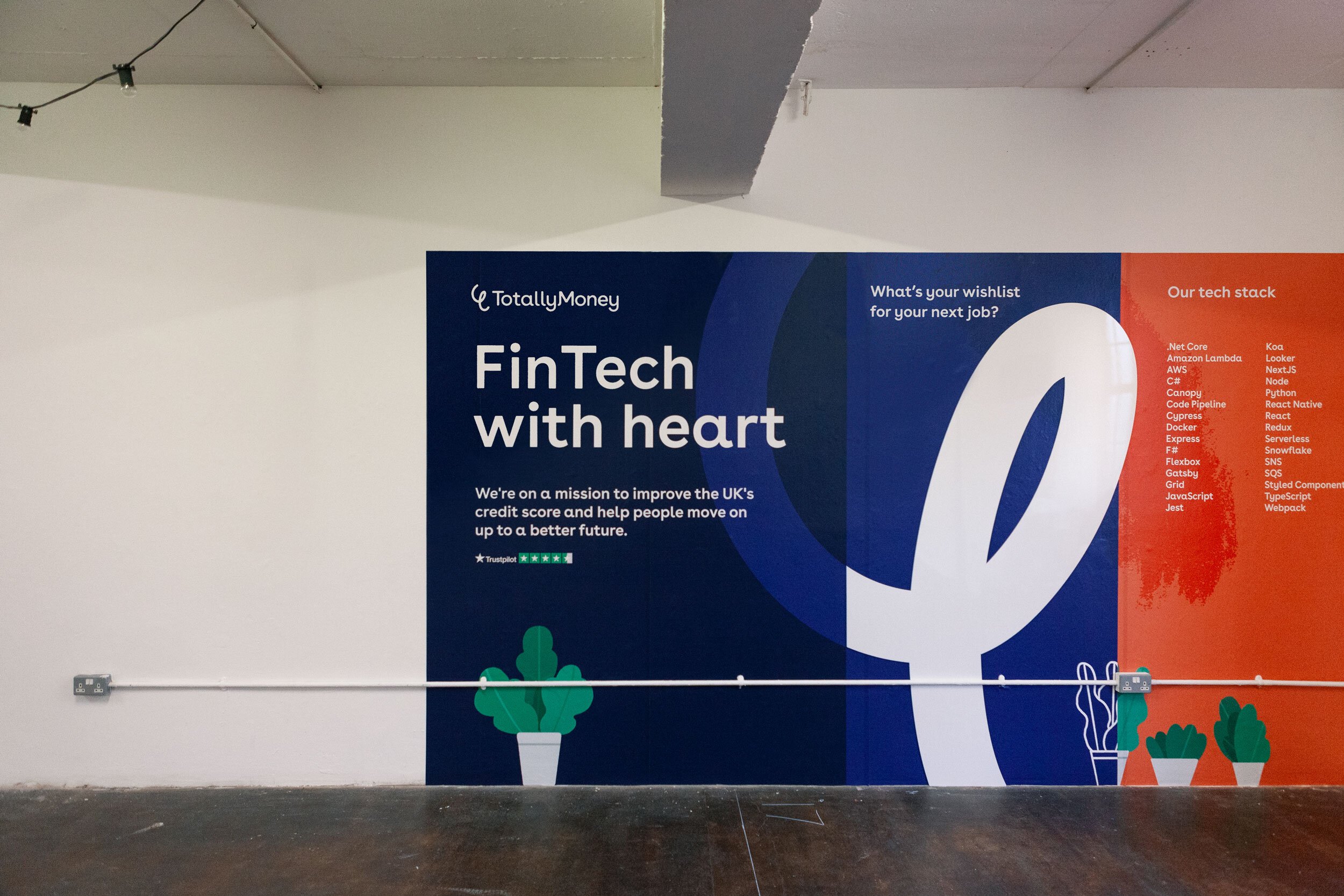 4_TotallyMoney_SiliconMilkroundabout5.jpeg